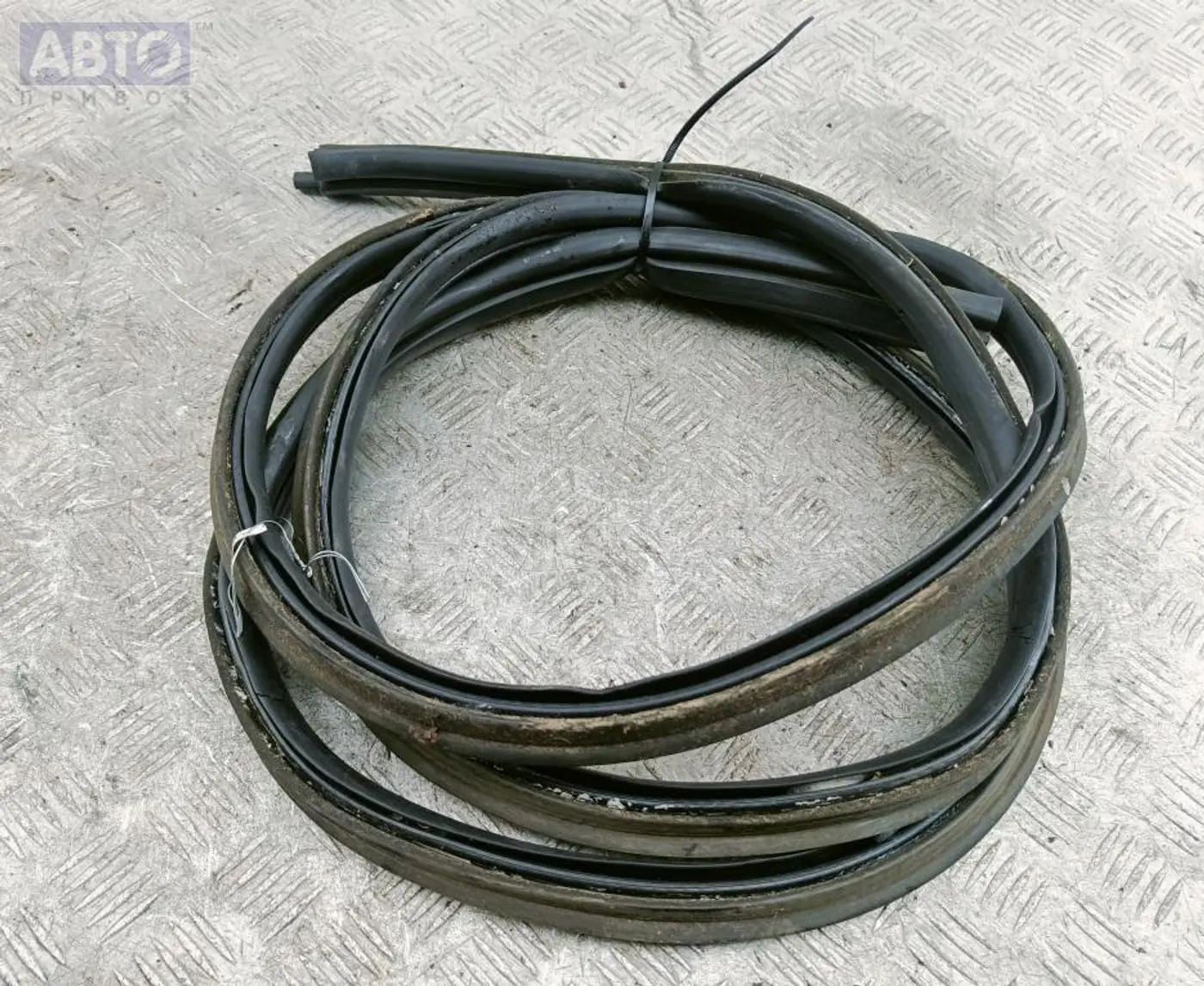 Уплотнитель к Ford Escort 1991