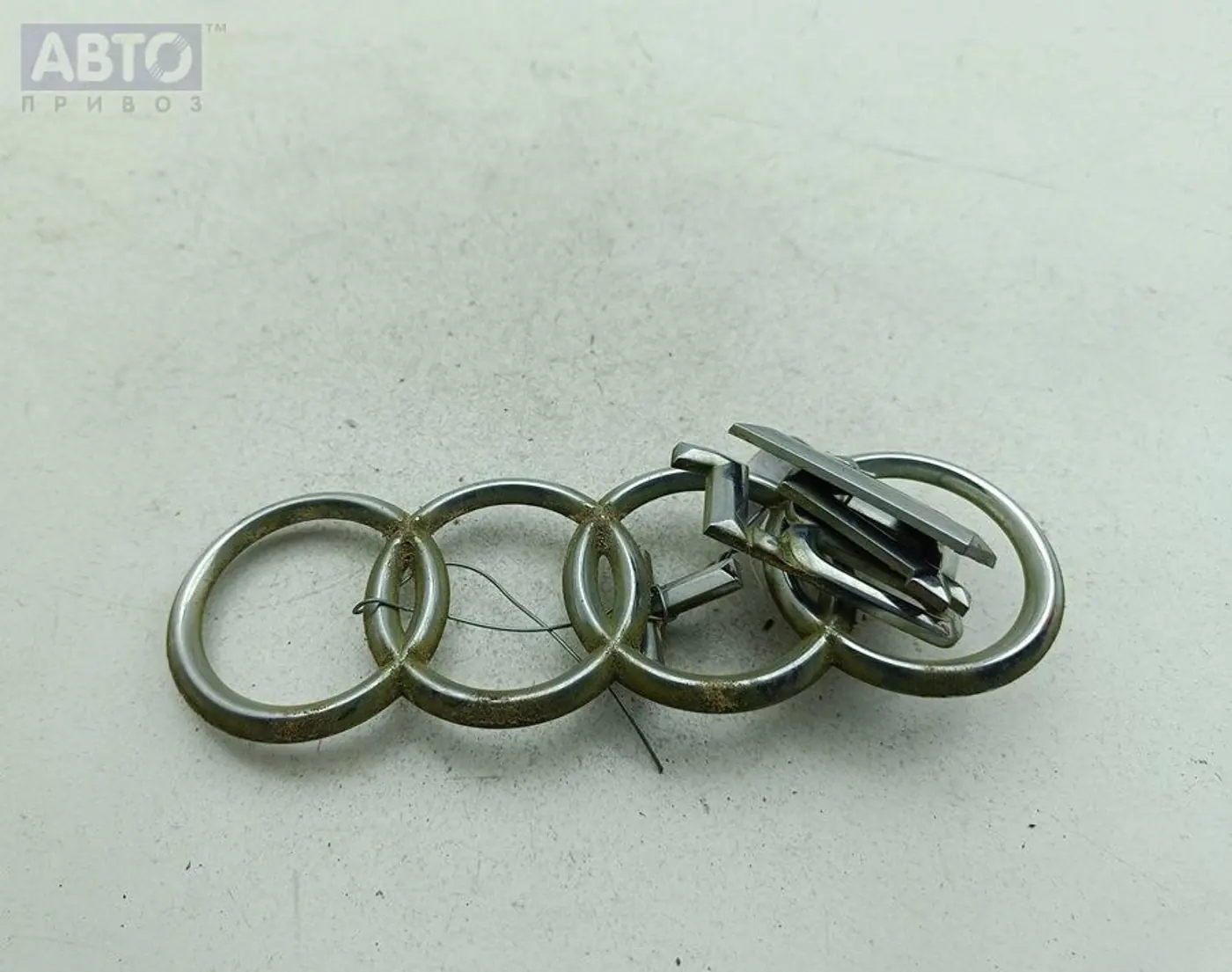 Эмблема к Audi A4 1997