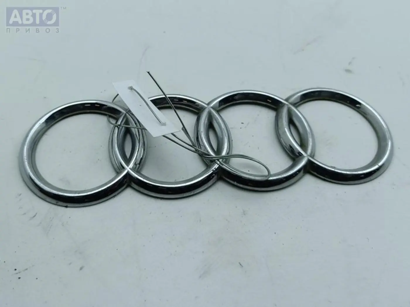 Эмблема к Audi A4 1998
