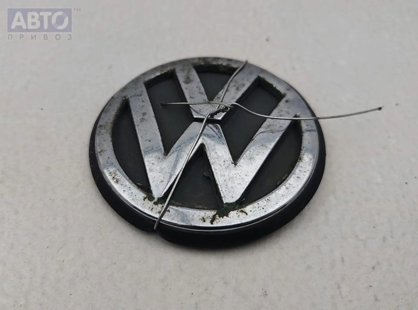 Эмблема к Volkswagen Passat 1999