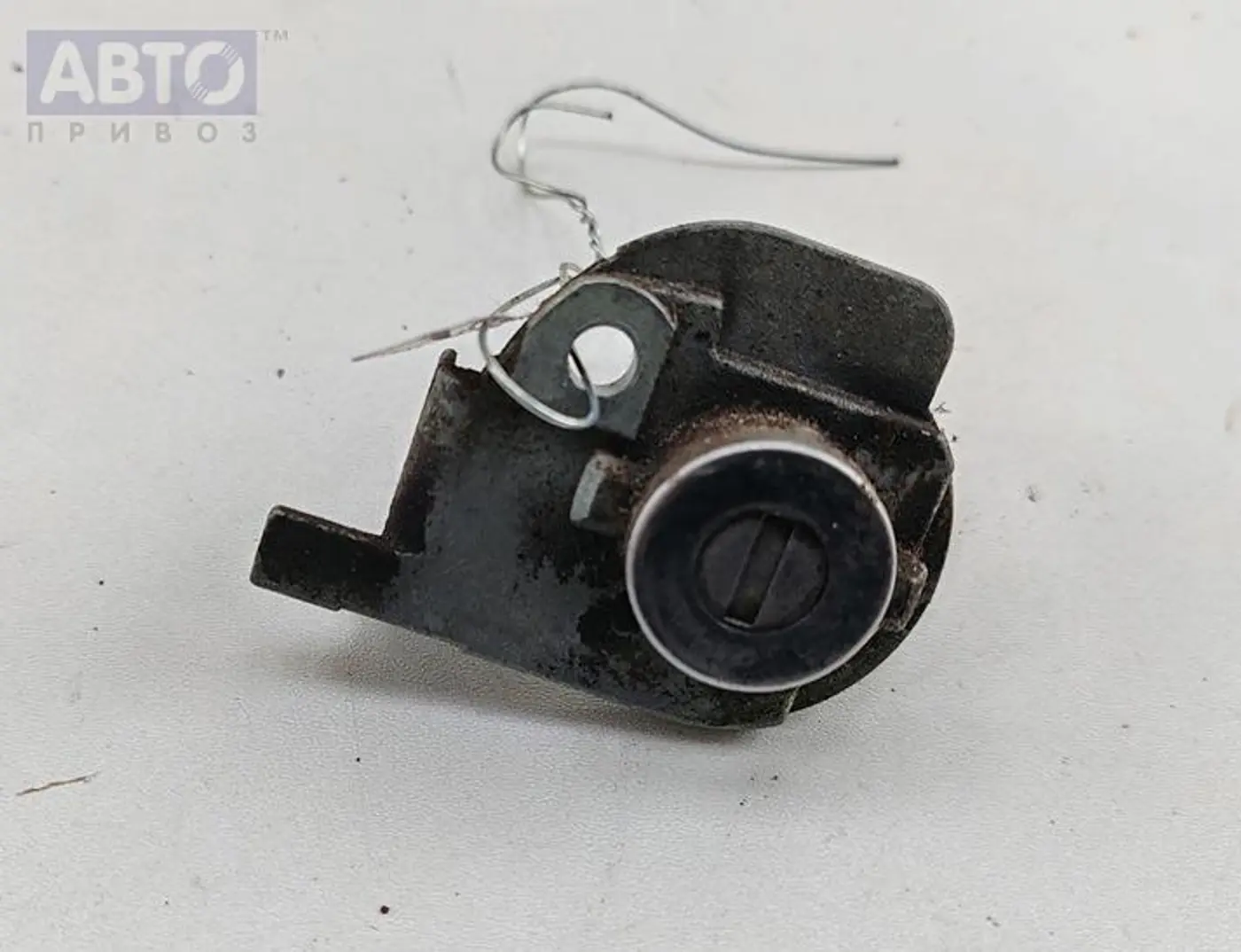 Замок двери к Mazda 6 2003
