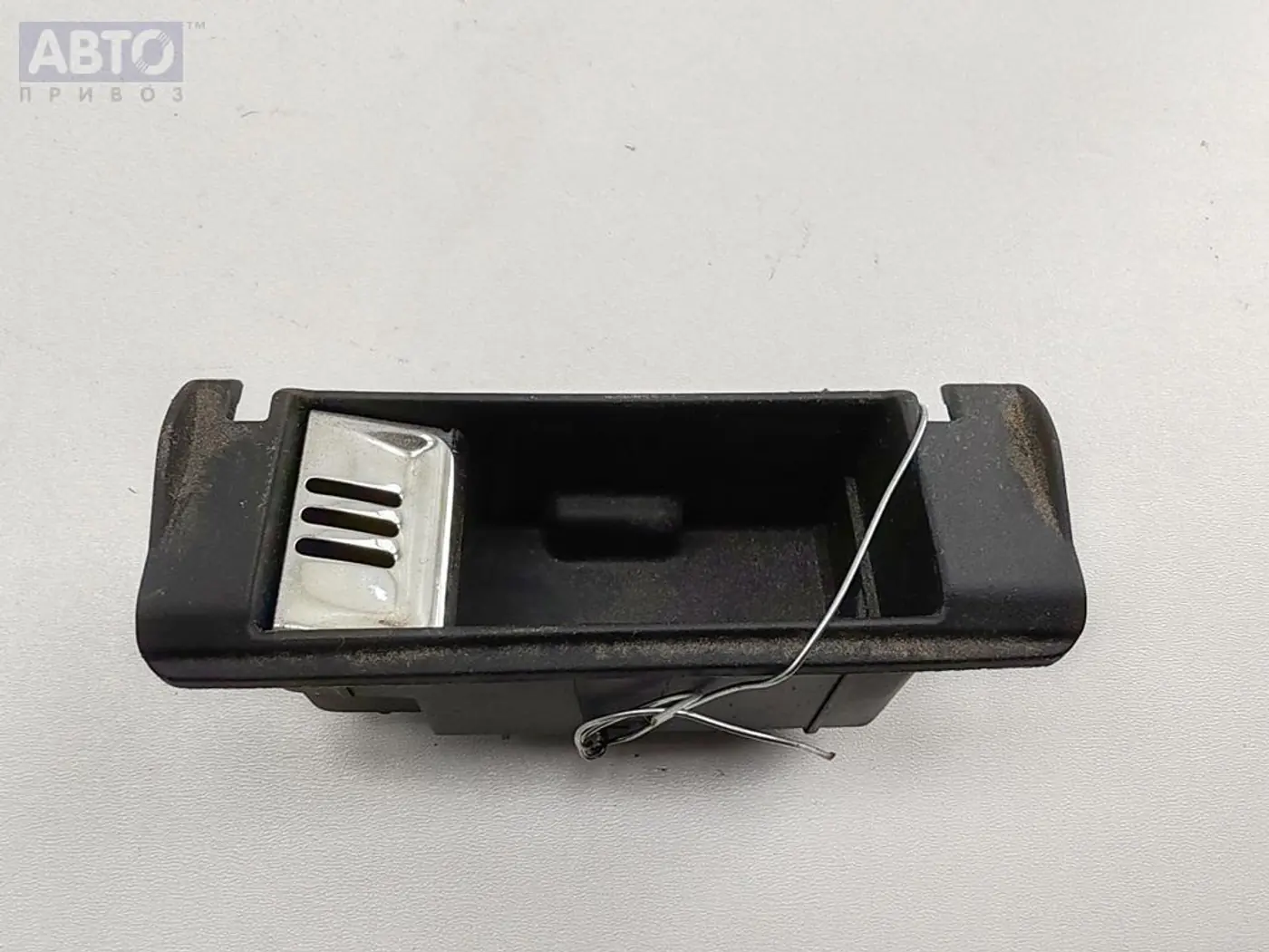 Пепельница к Audi A6 2005