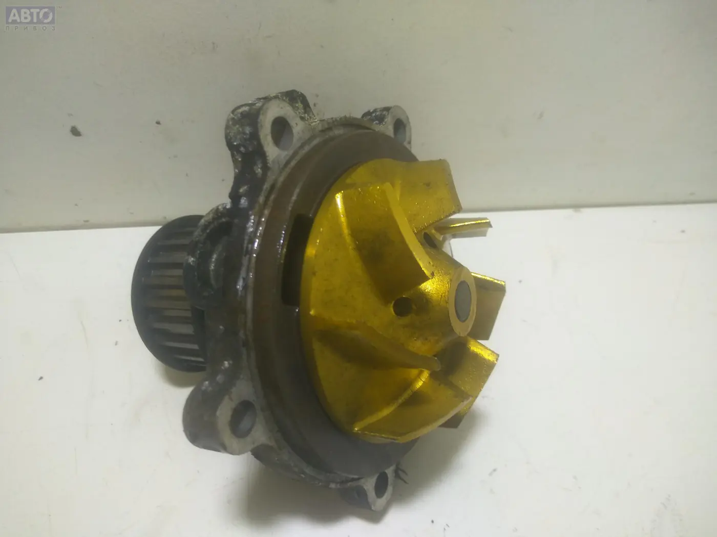 Помпа к Chrysler Voyager 2002