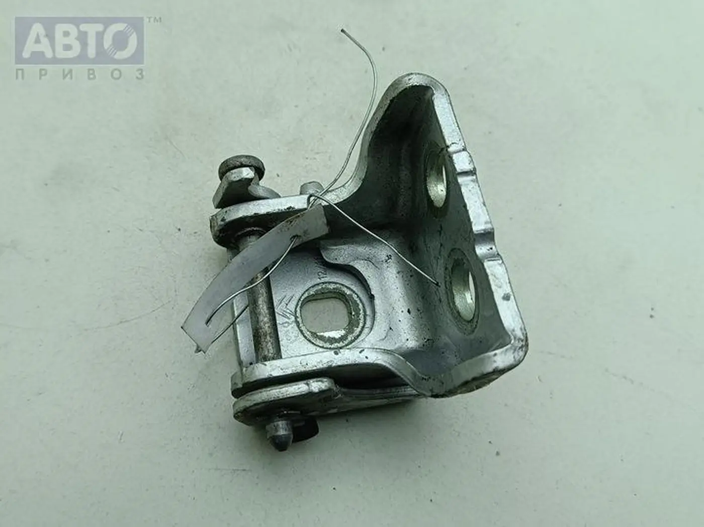 Петли к Peugeot 508 2011