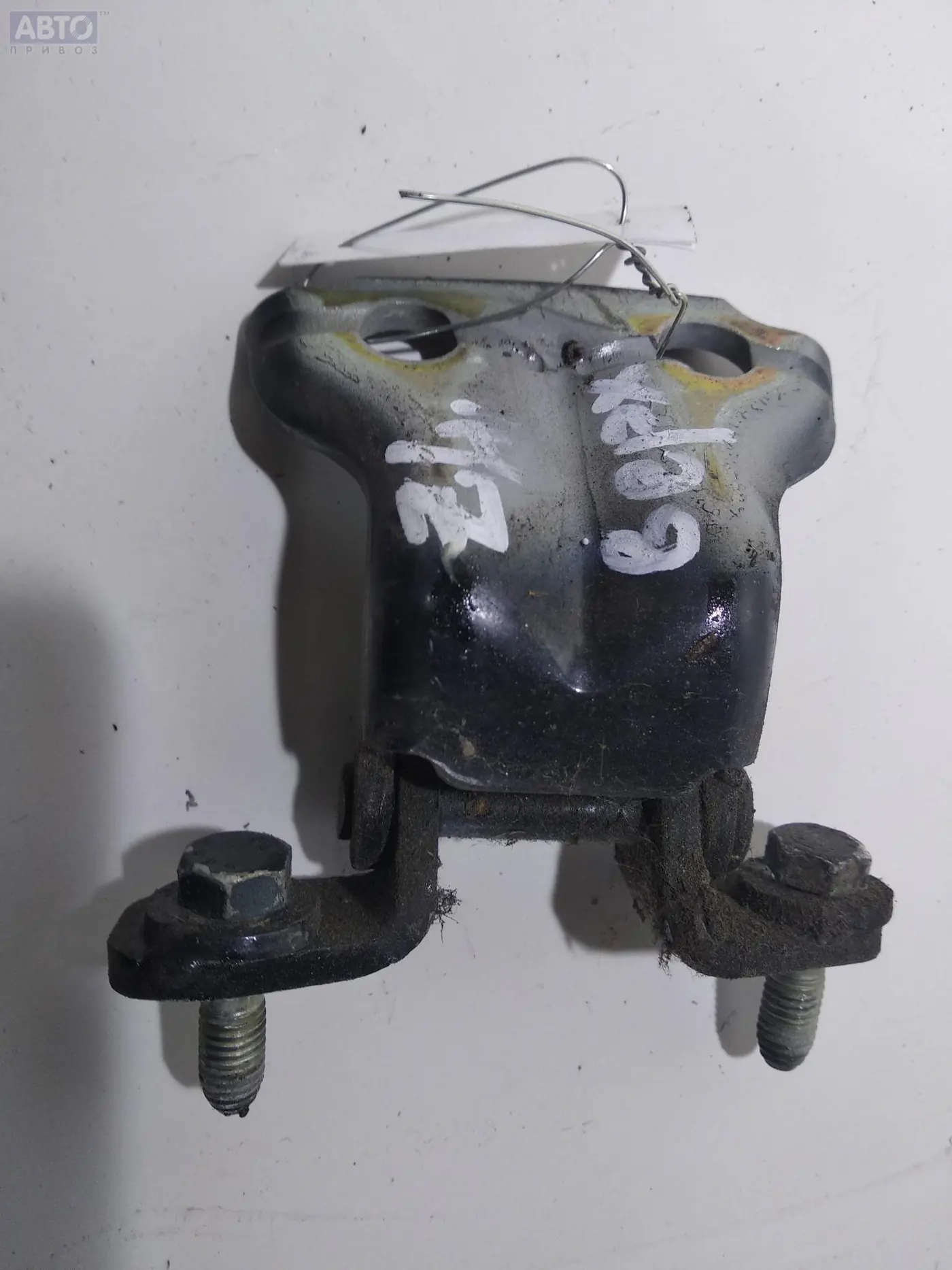 Петли к Mitsubishi Carisma 1999