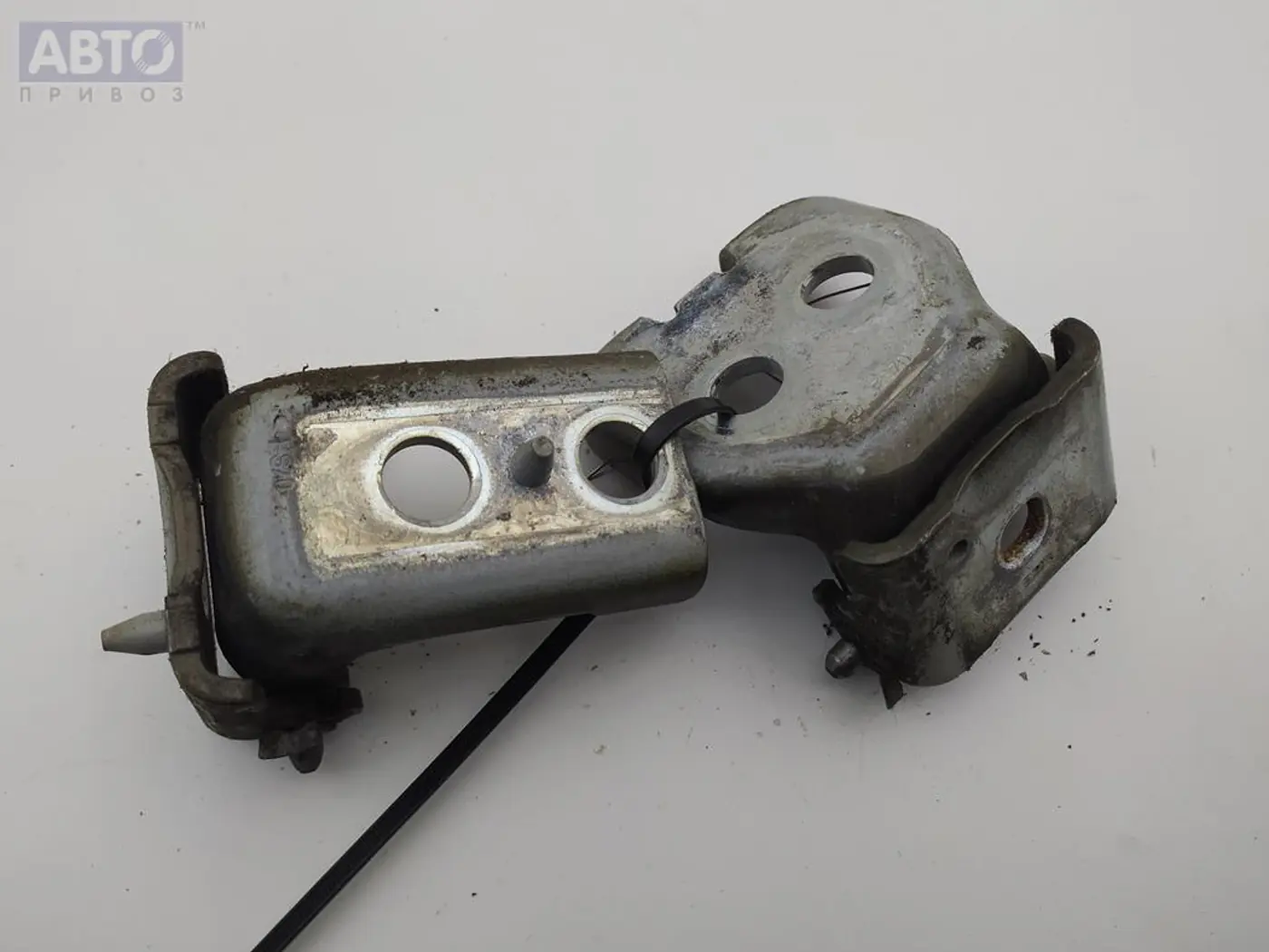 Петли к Peugeot 3008 2010