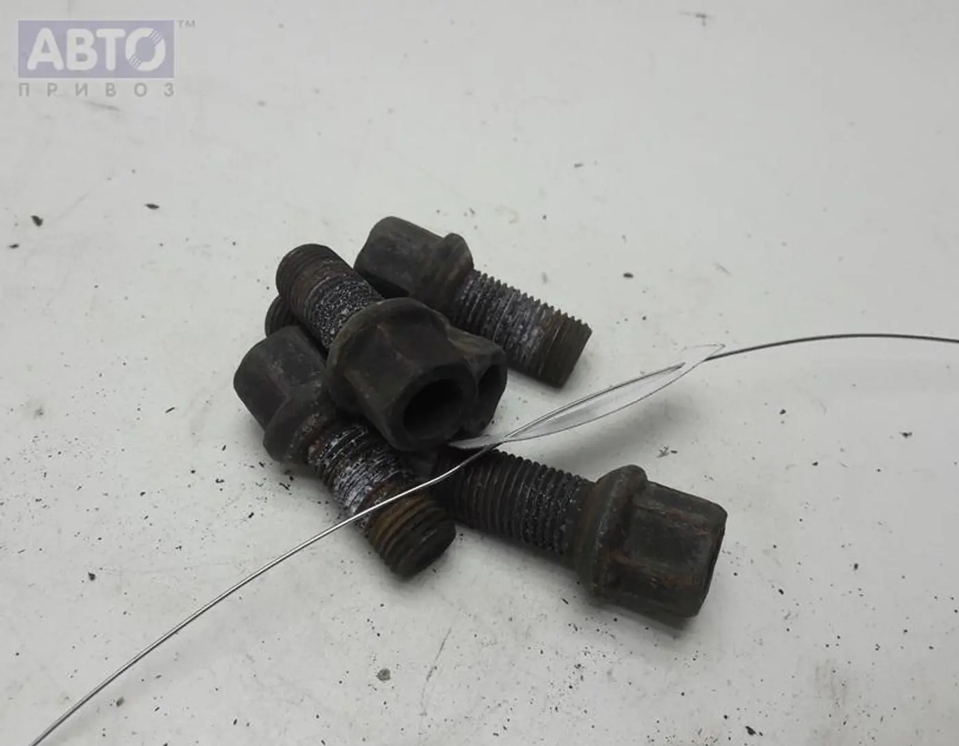 Болт к Volkswagen Bora 1999