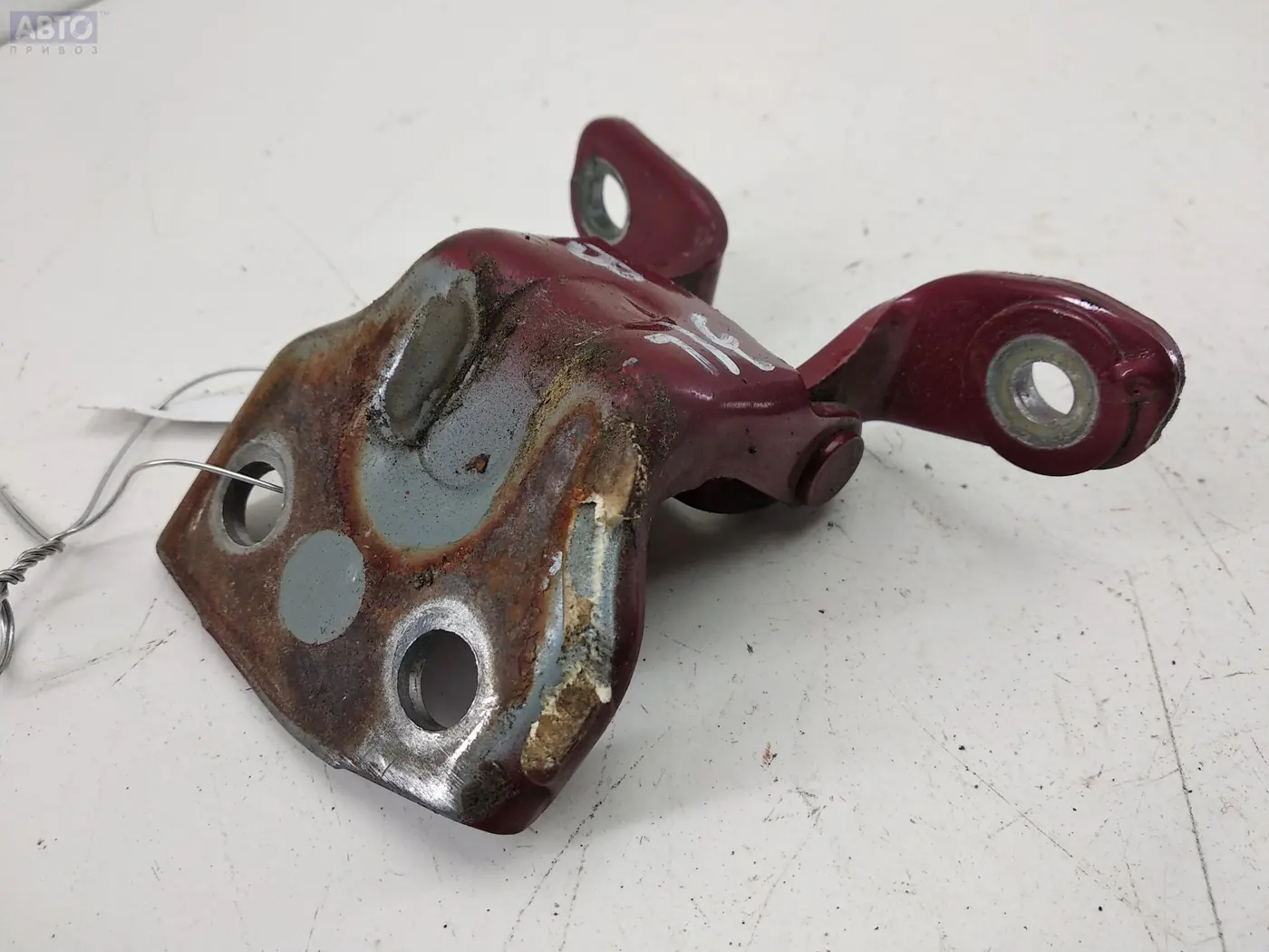Петли к Mazda 323 1996