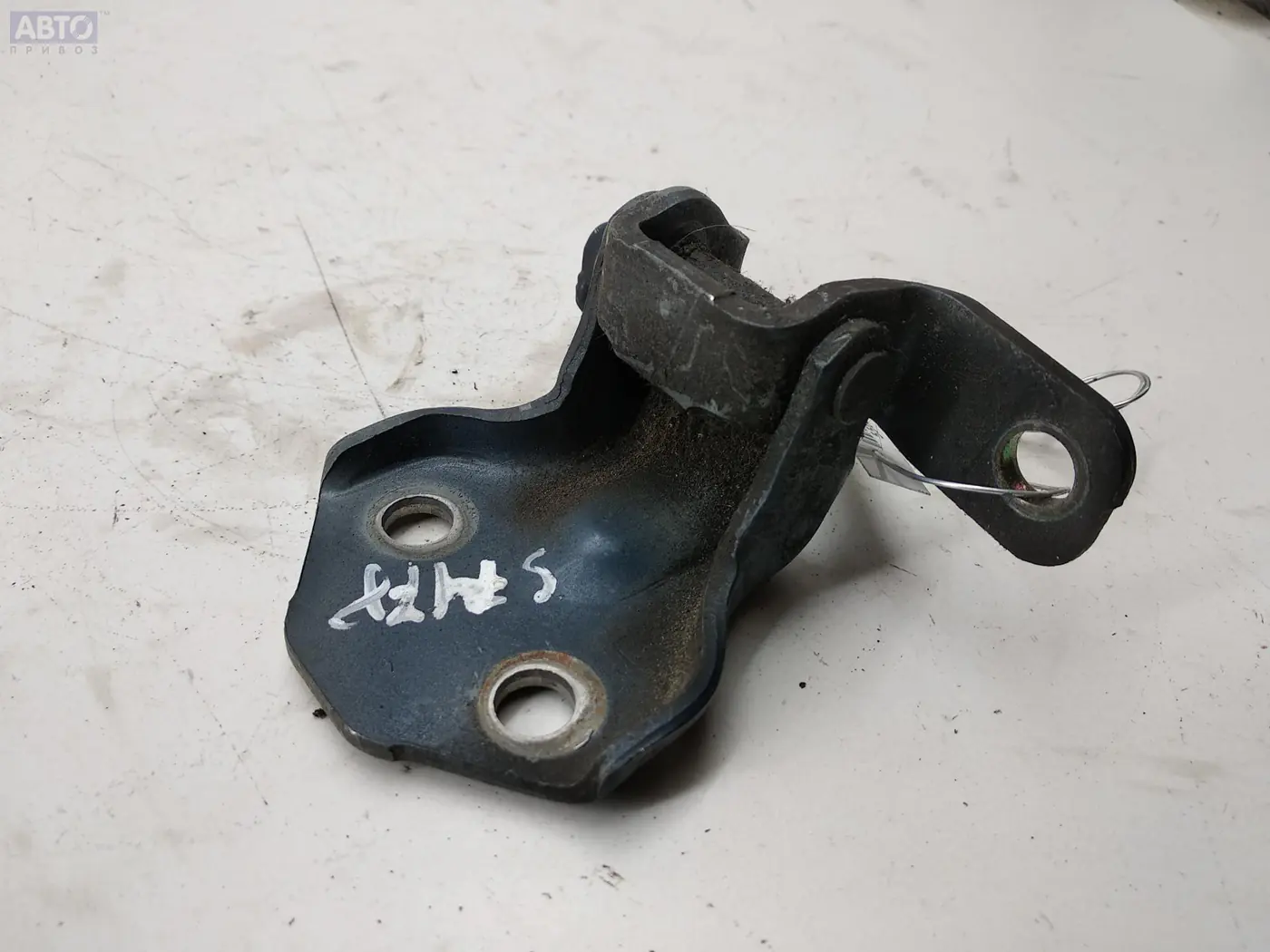 Петли к Mazda 323 1997