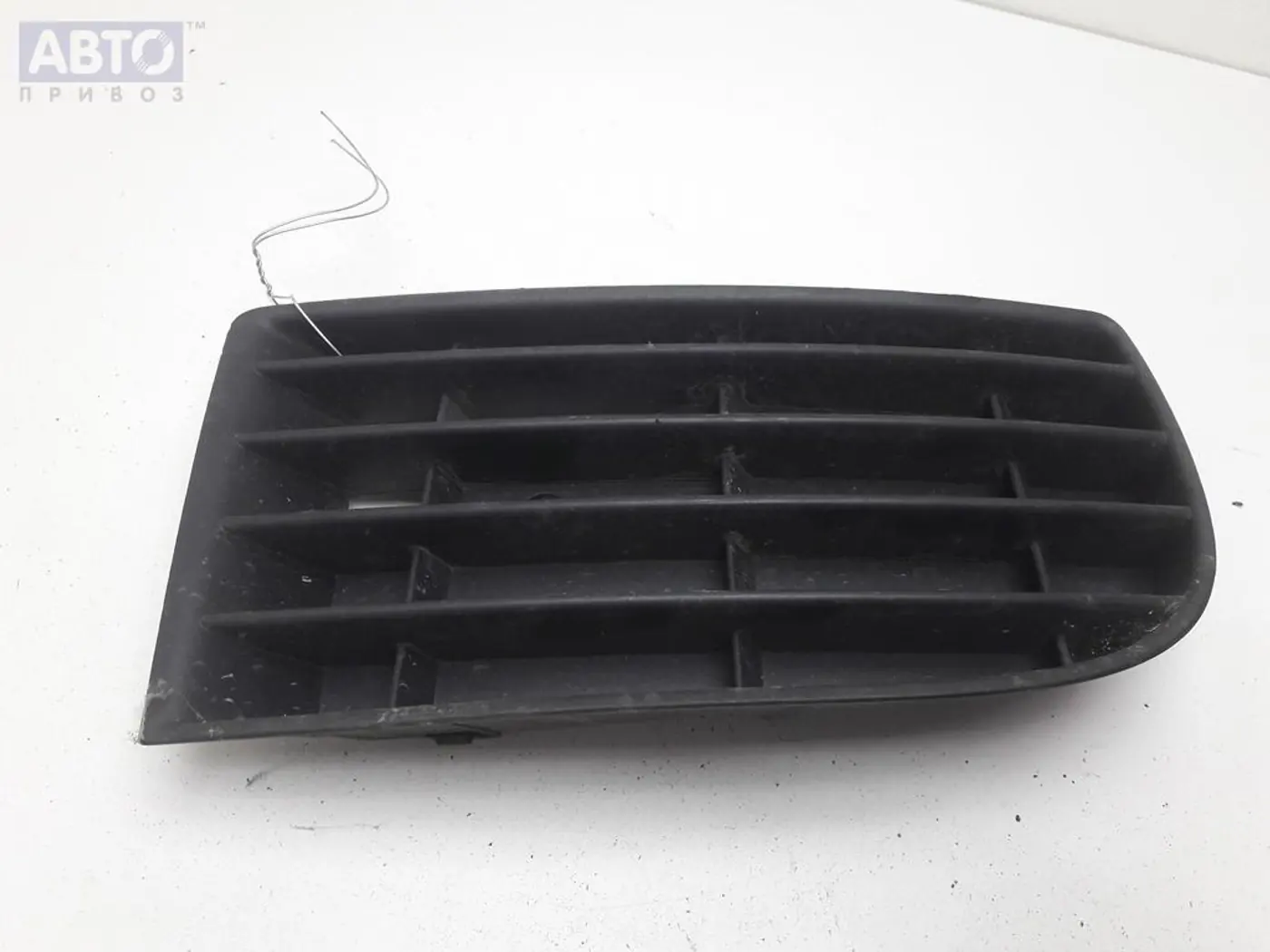 Решетка бампера к Volkswagen Golf 2005