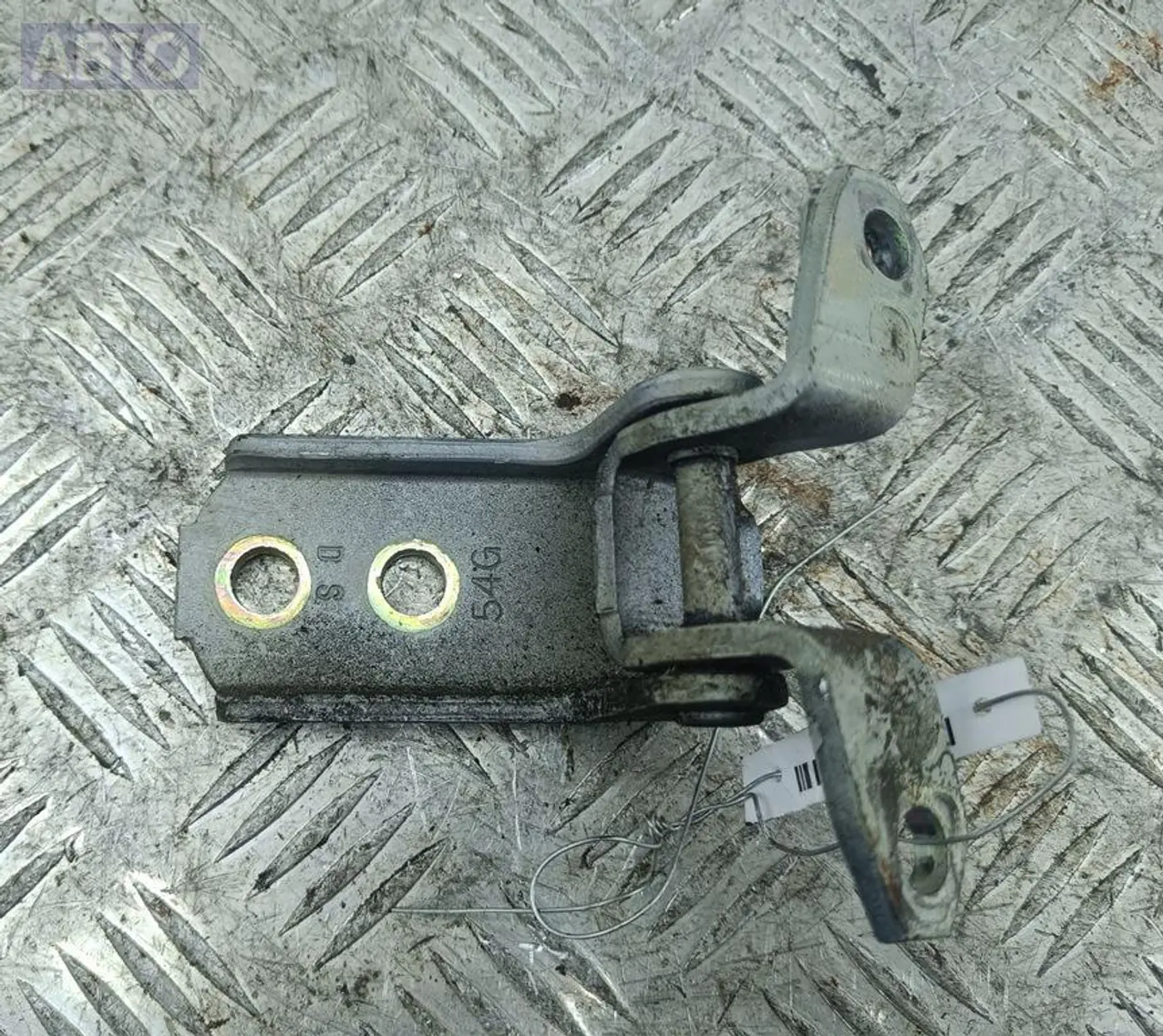 Петли к Suzuki Liana 2003