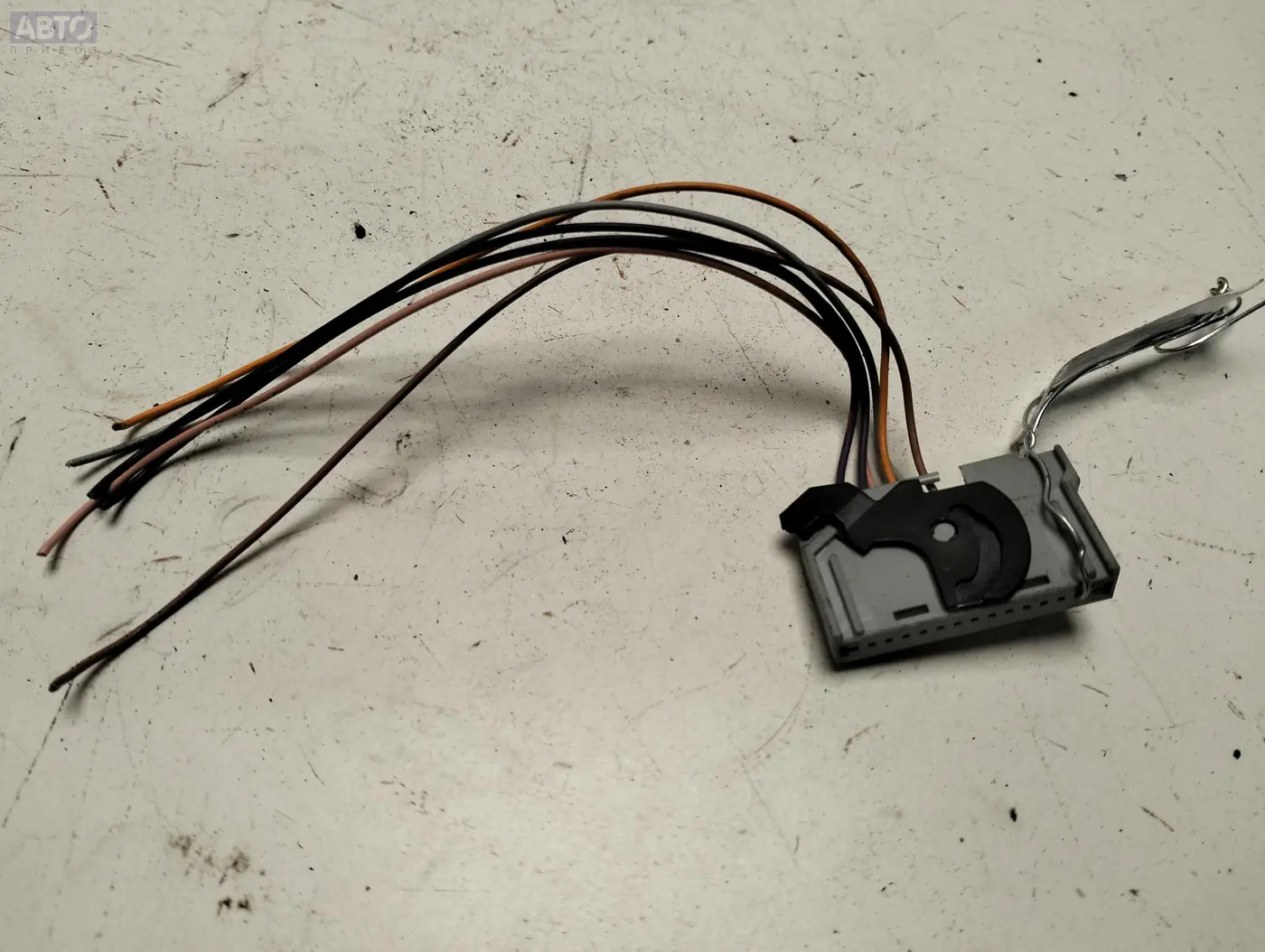 Разъем AUX / USB к Renault Megane 2000