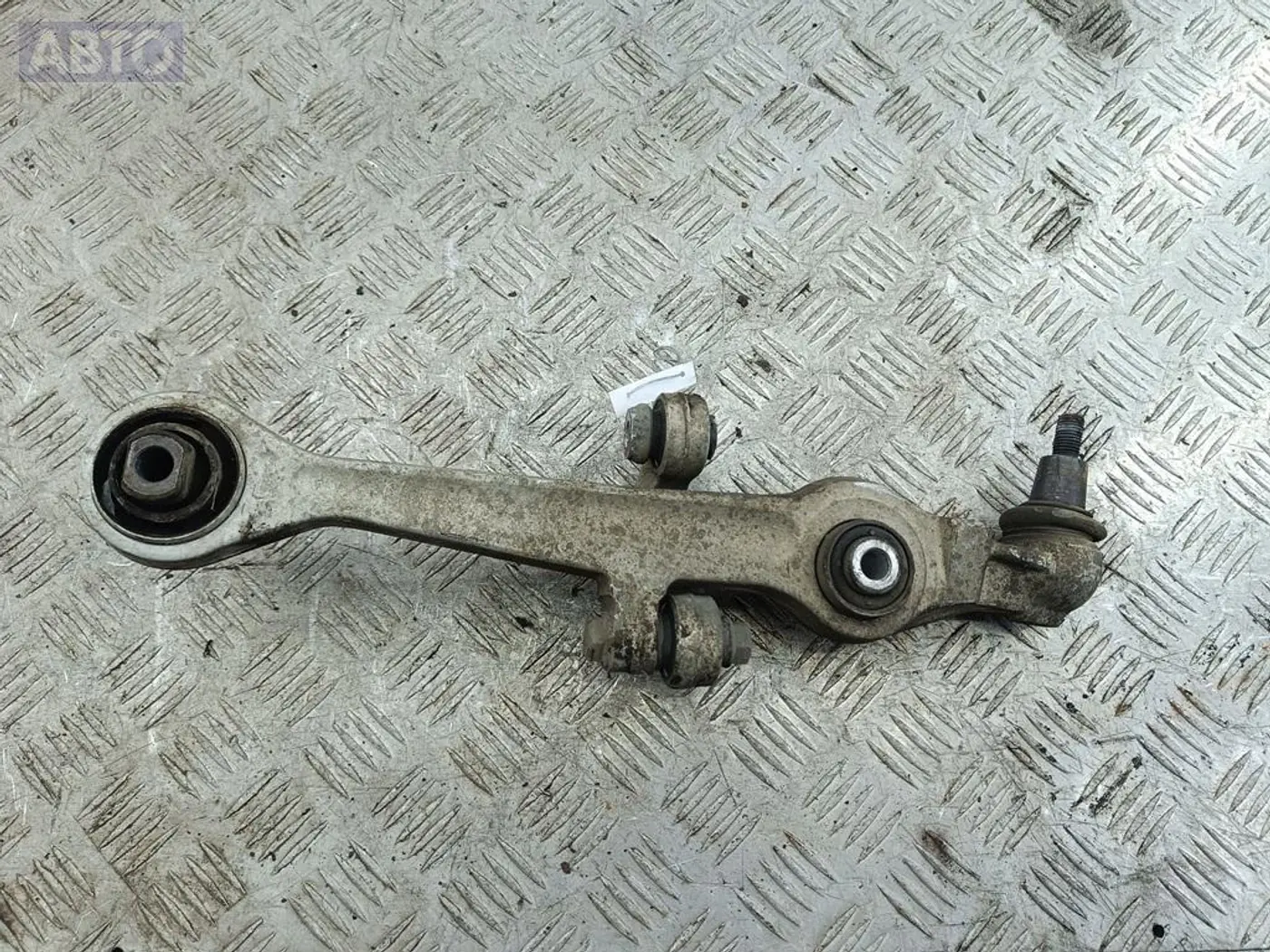 Рычаг задний к Audi A4 1998