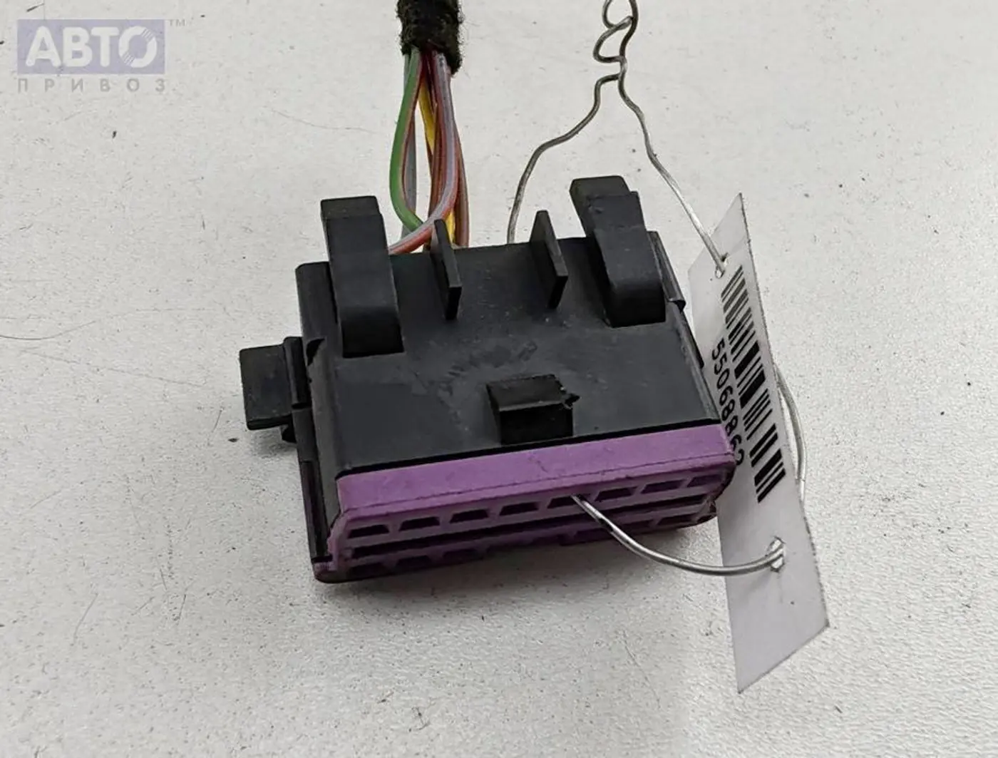 Разъем AUX / USB к Volkswagen Touran 2005