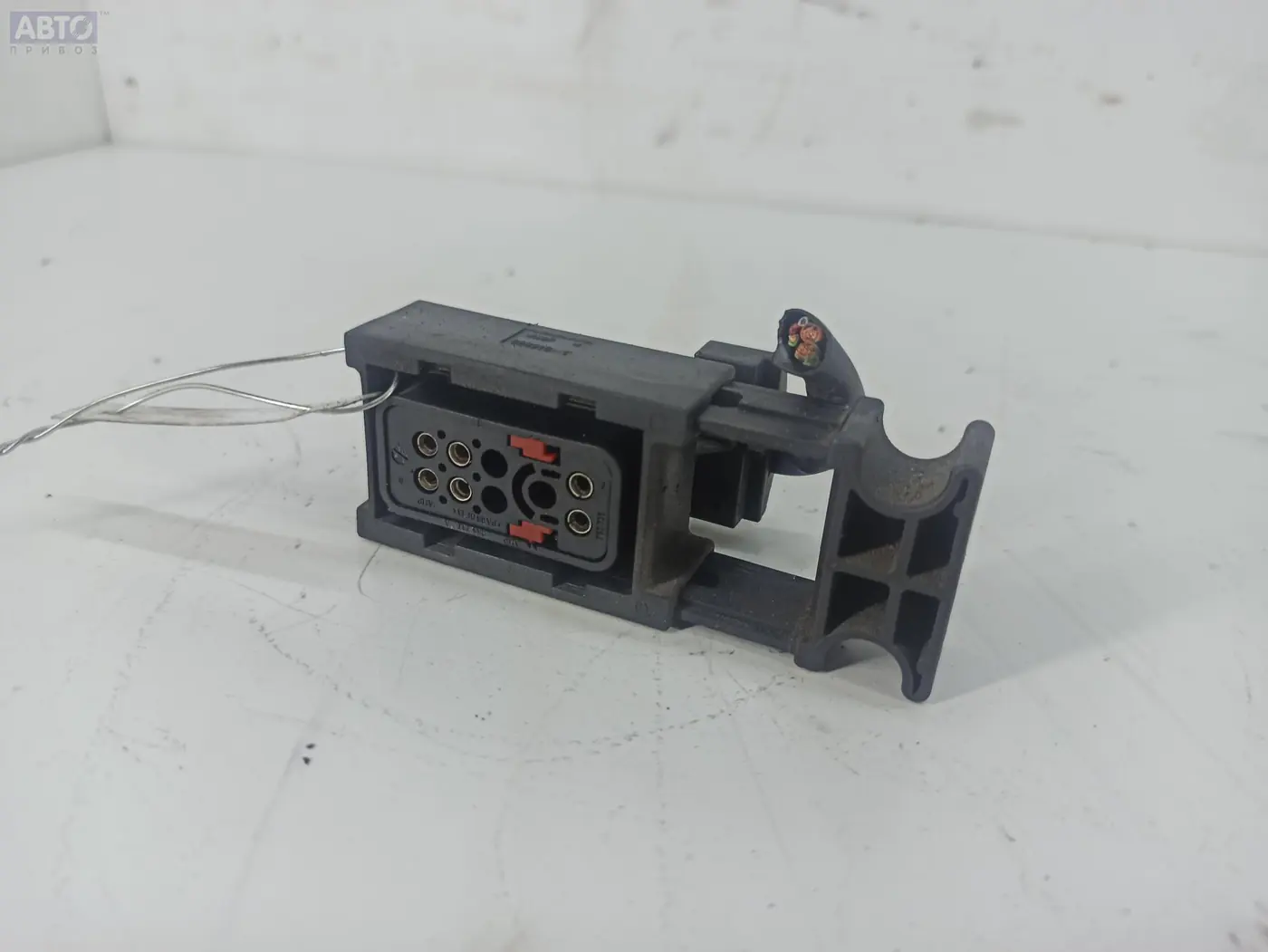 Разъем AUX / USB к Audi A6 2002