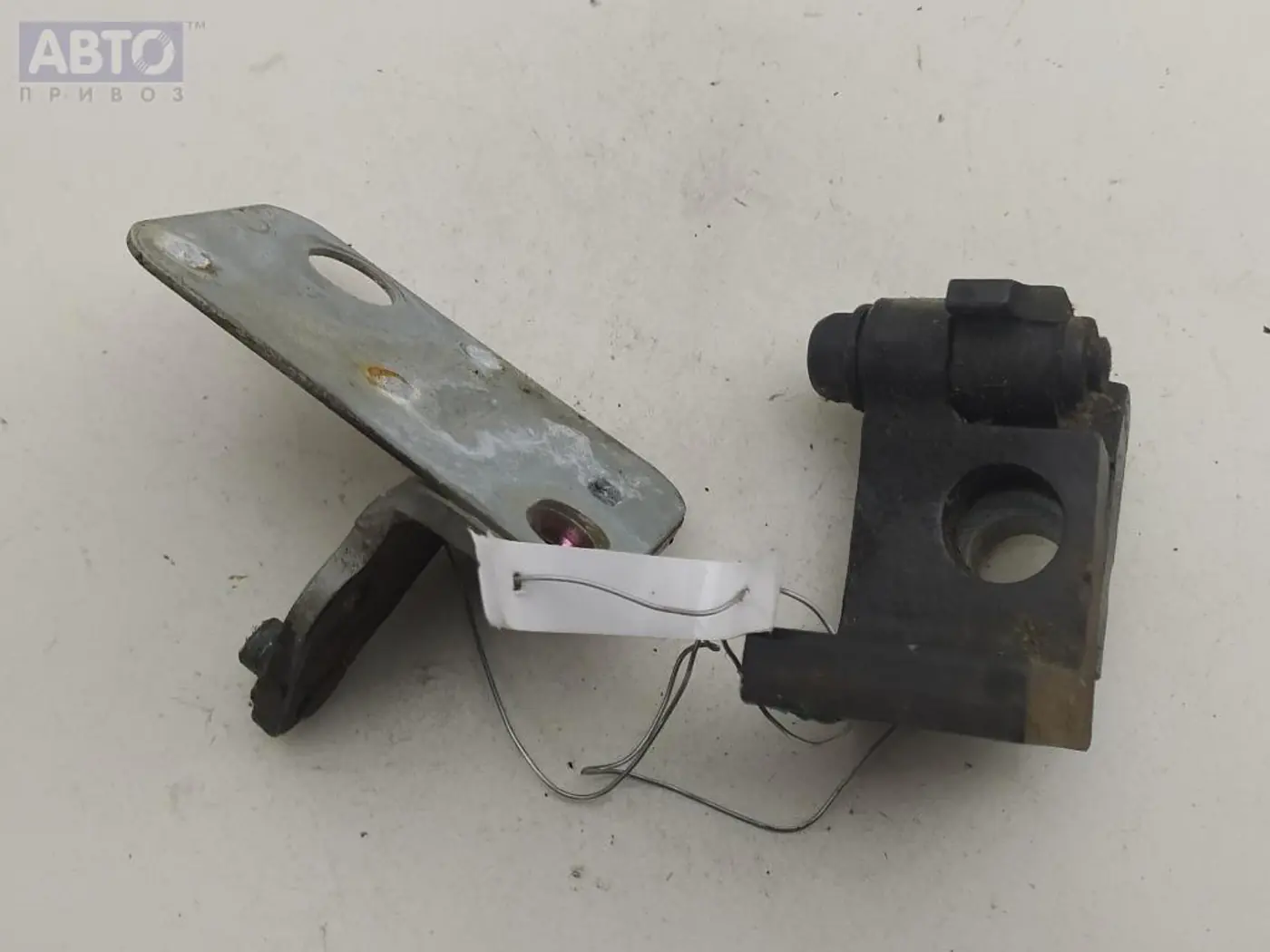 Петли к SEAT Toledo 2004