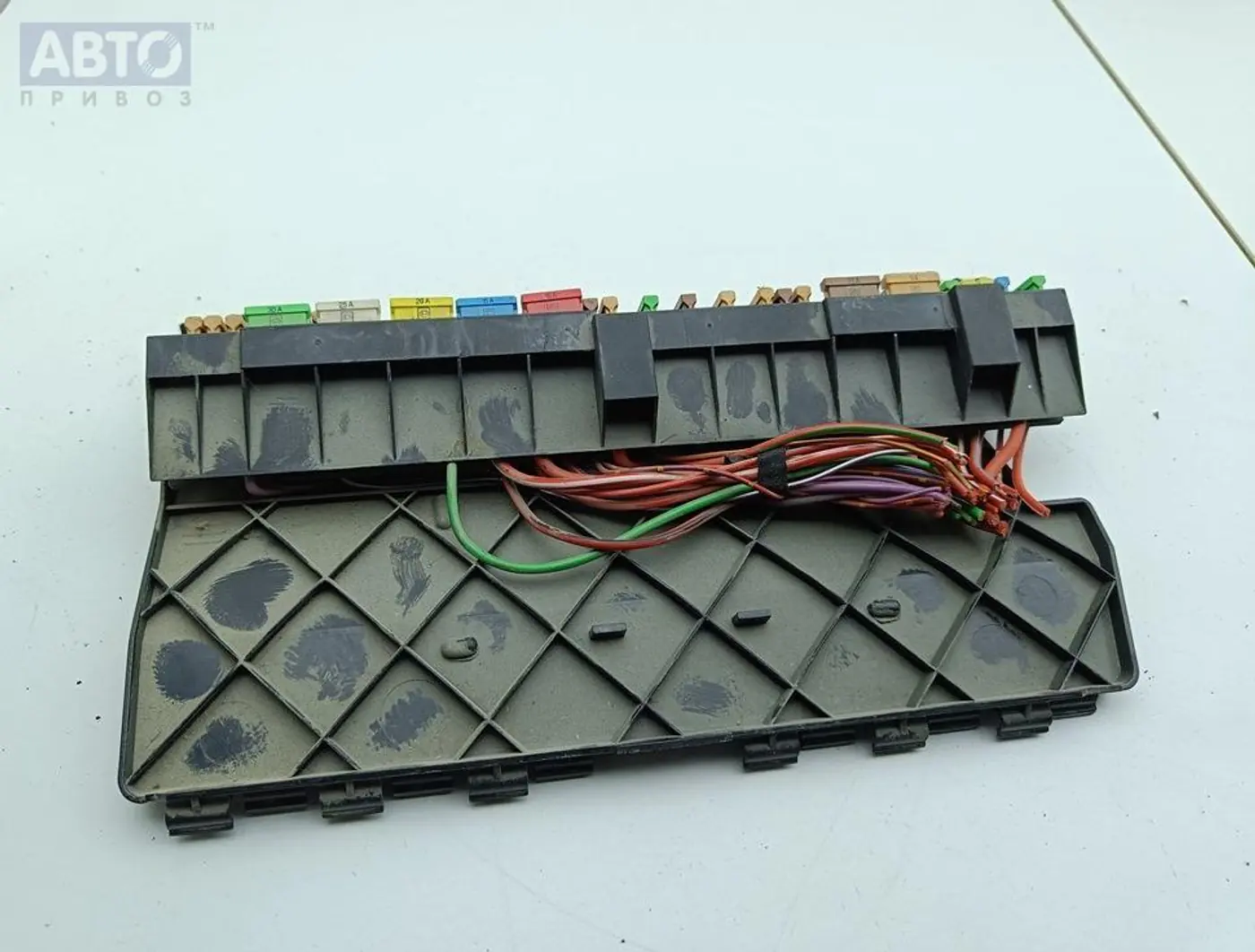 Короб предохранителей к BMW 5 series 1996
