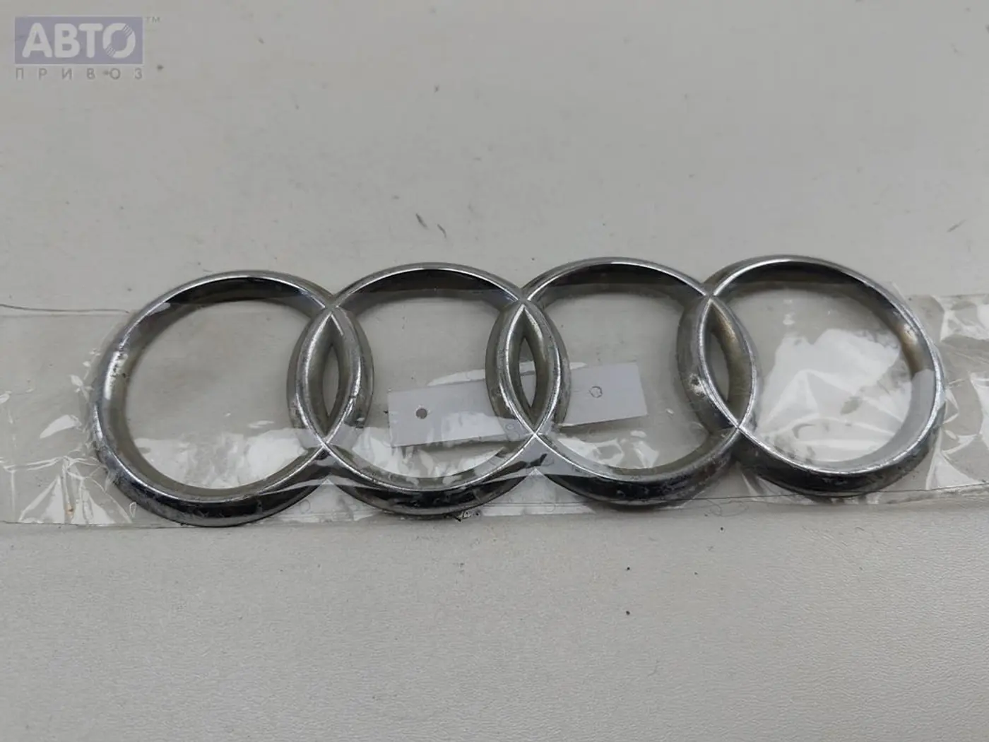 Эмблема к Audi A6 2002