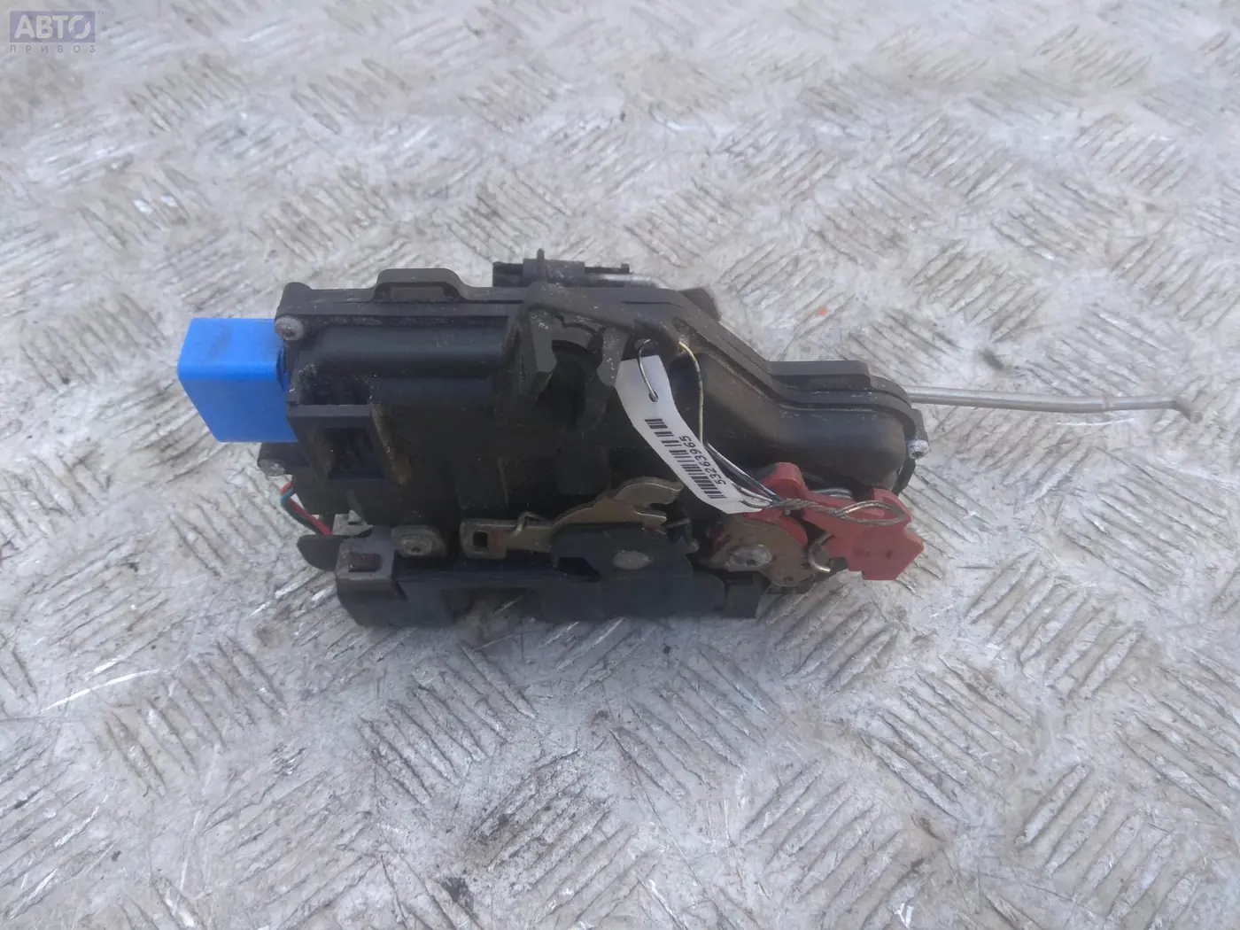 Замок двери к Audi A3 2004