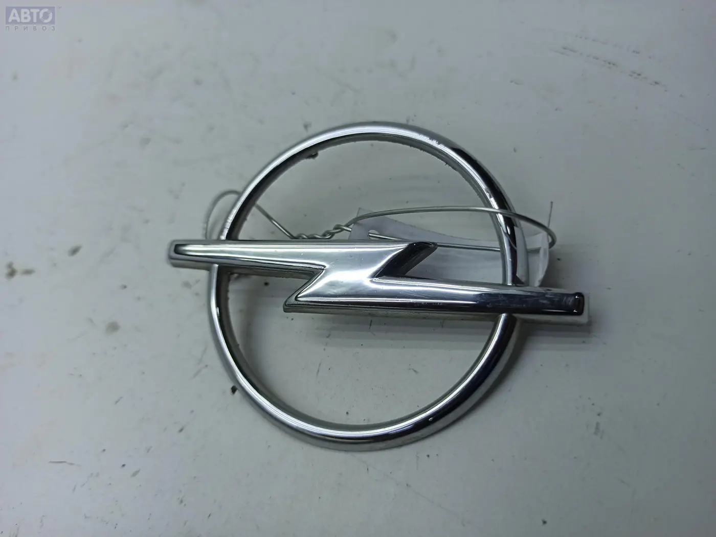 Эмблема к Opel Vectra 2001