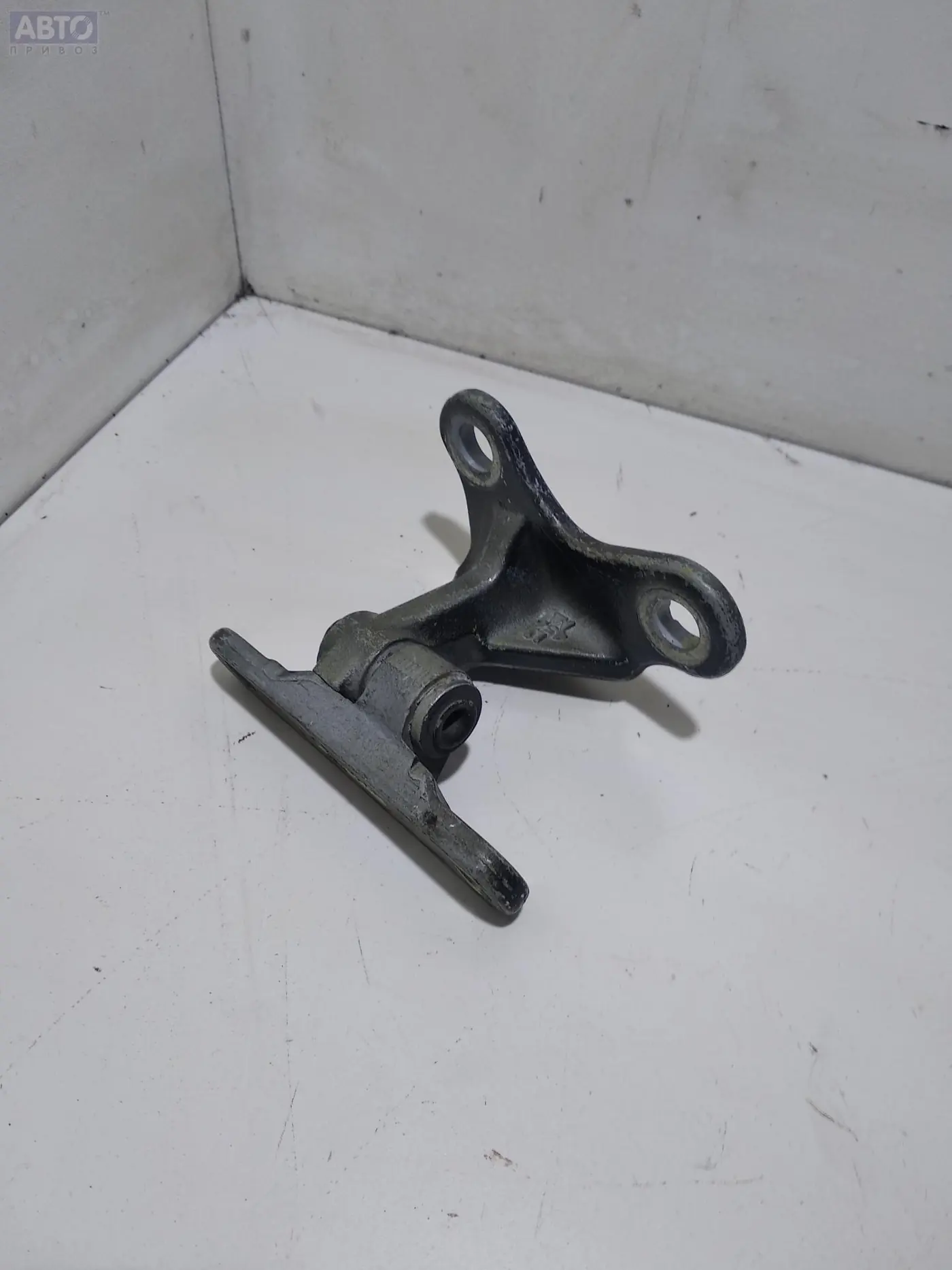Петли к Mitsubishi Colt 2005