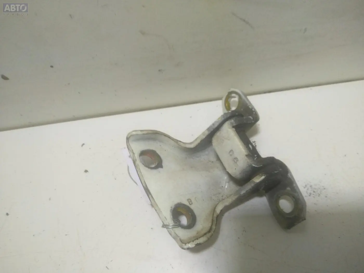 Петли к Mitsubishi L200 2003