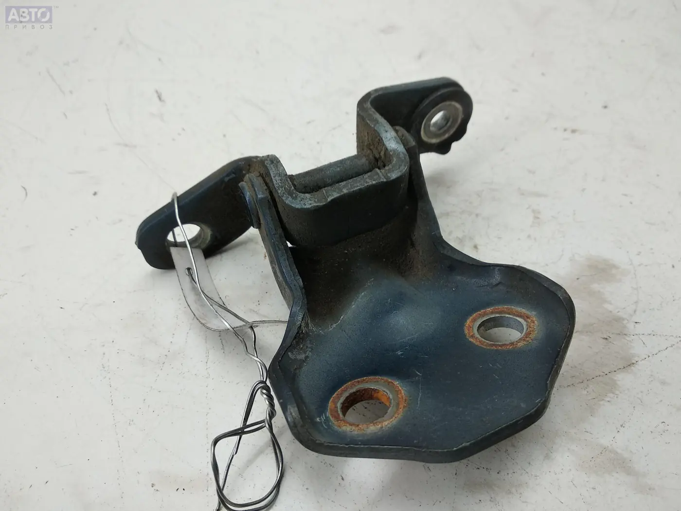 Петли к Mazda 323 1997