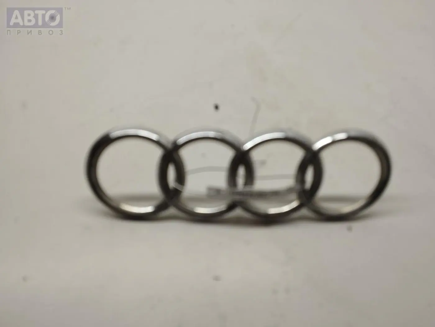 Эмблема к Audi A6 2003