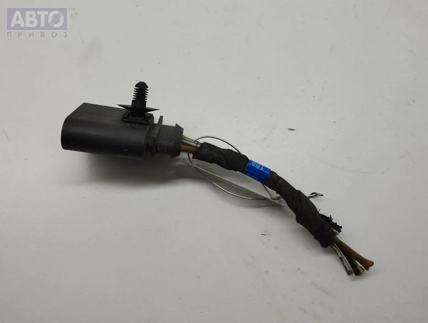 Разъем AUX / USB к Audi A4 2002