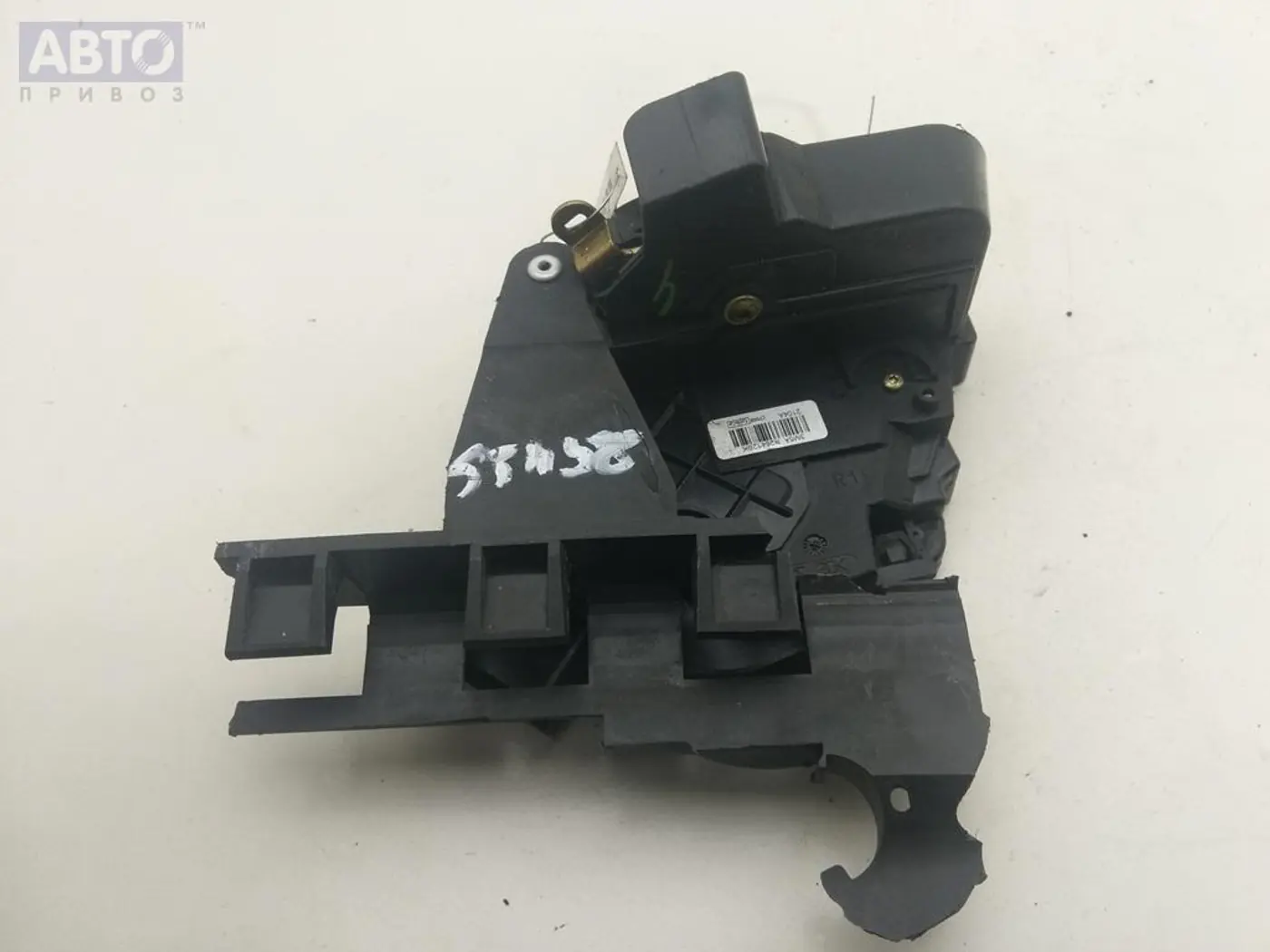 Замок двери к Ford C-MAX 2004