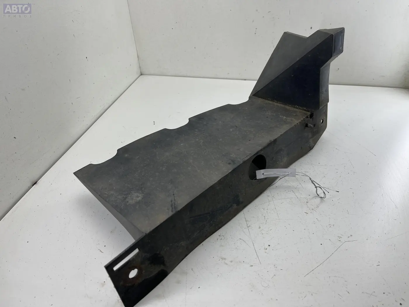 Воздухозаборник к Mazda 6 2004