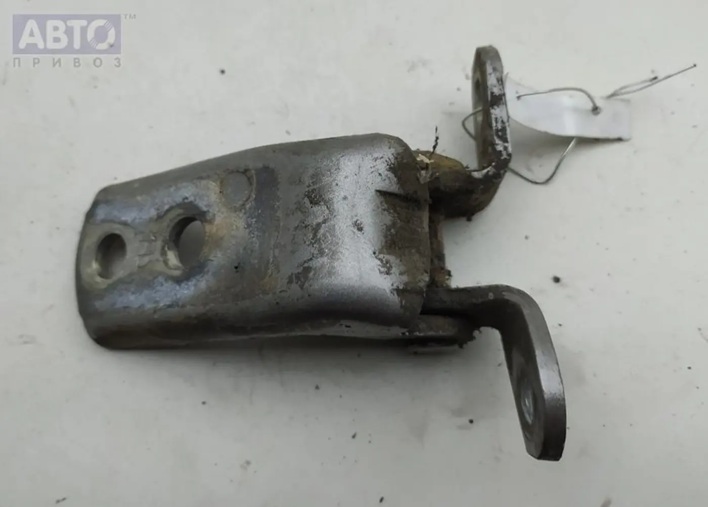 Петли к Toyota Yaris Verso 2003