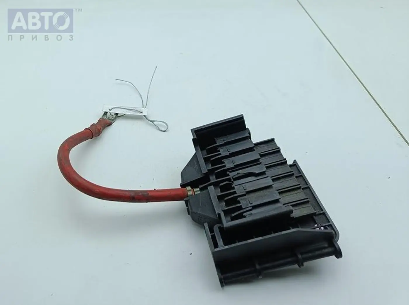 Короб предохранителей к Opel Zafira 2005