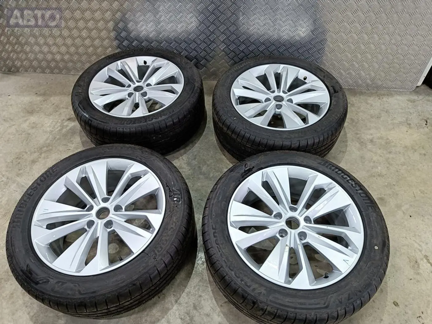 R20 Audi 66.5 ET35 DIA66.5 к Audi
