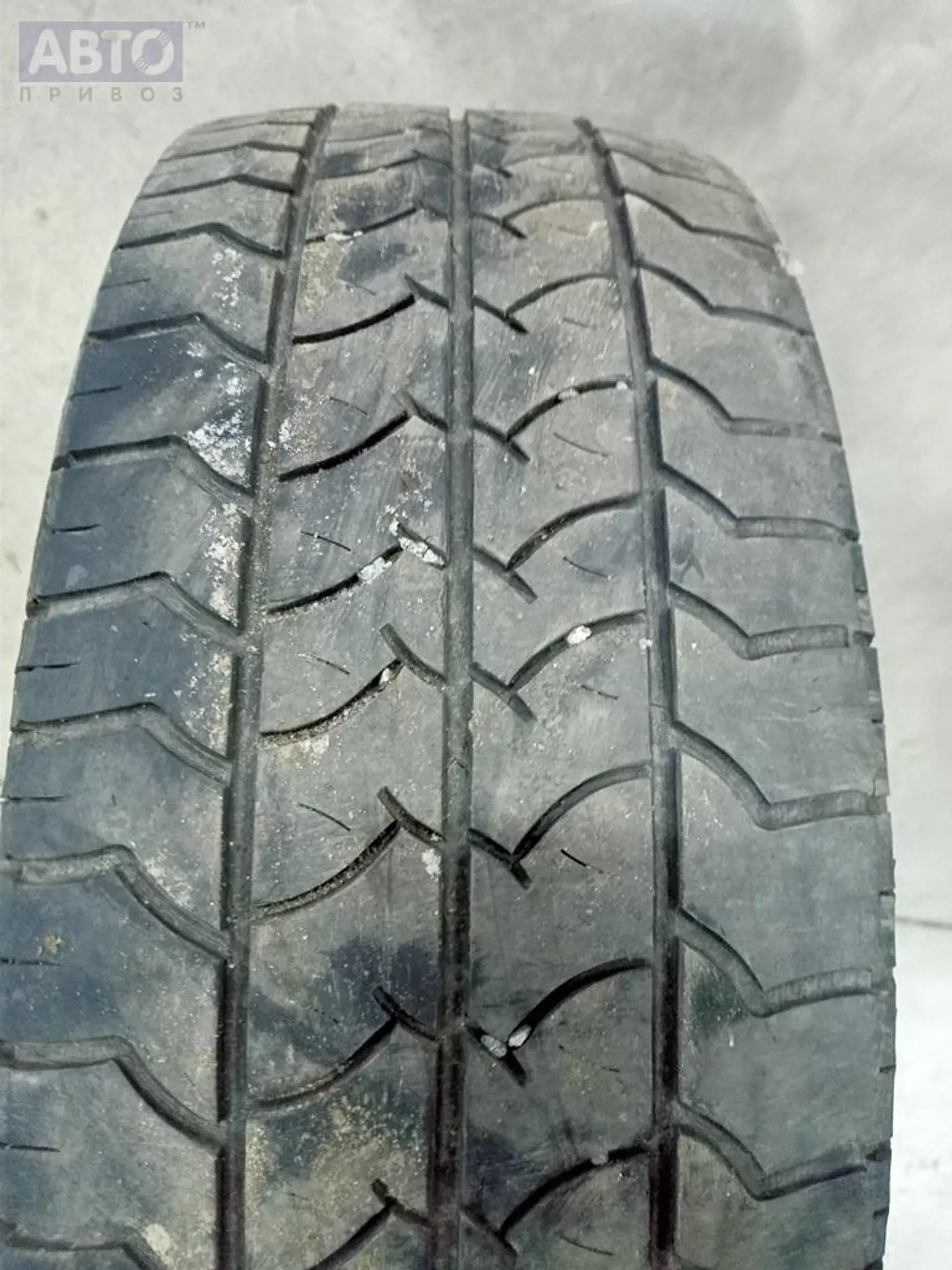 R16 225 65 Barum