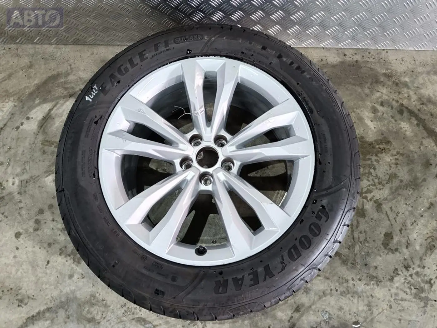 R19 Audi 66.5 ET23 DIA66.5 к Audi