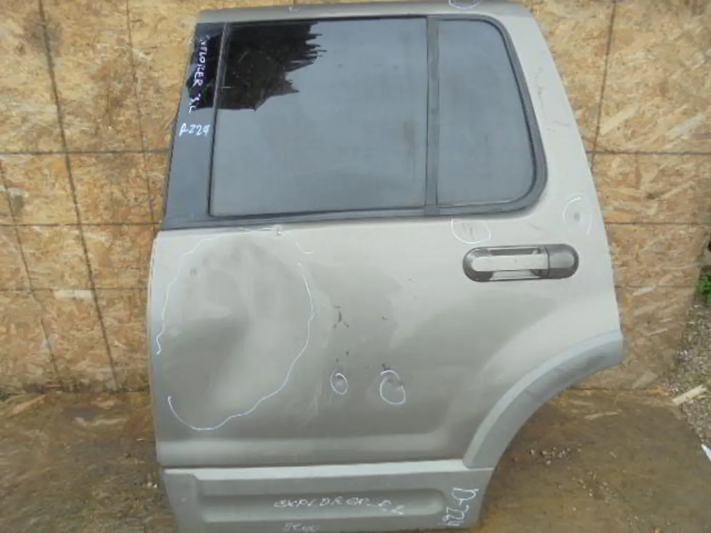 Дверь задняя левая к Ford Explorer 2002