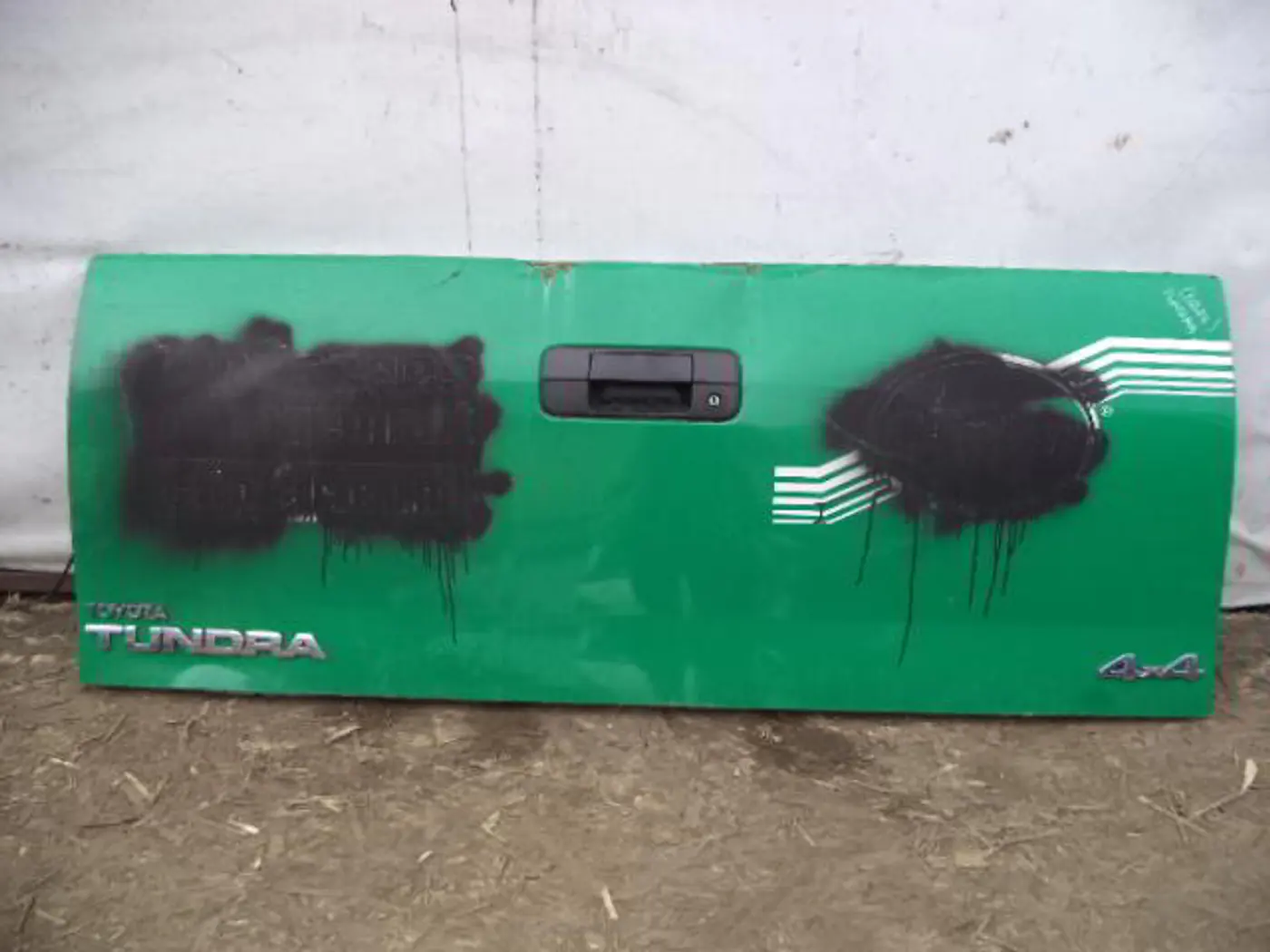 Борт откидной к Toyota Tundra 2011