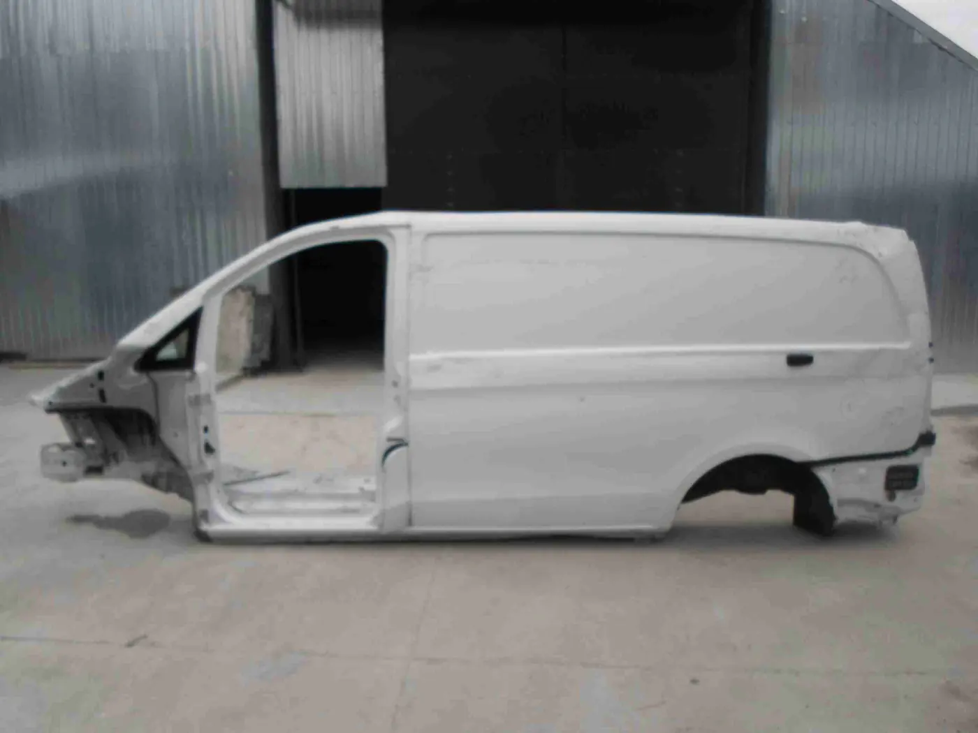 Четверть кузова к Mercedes-Benz Metris 2016