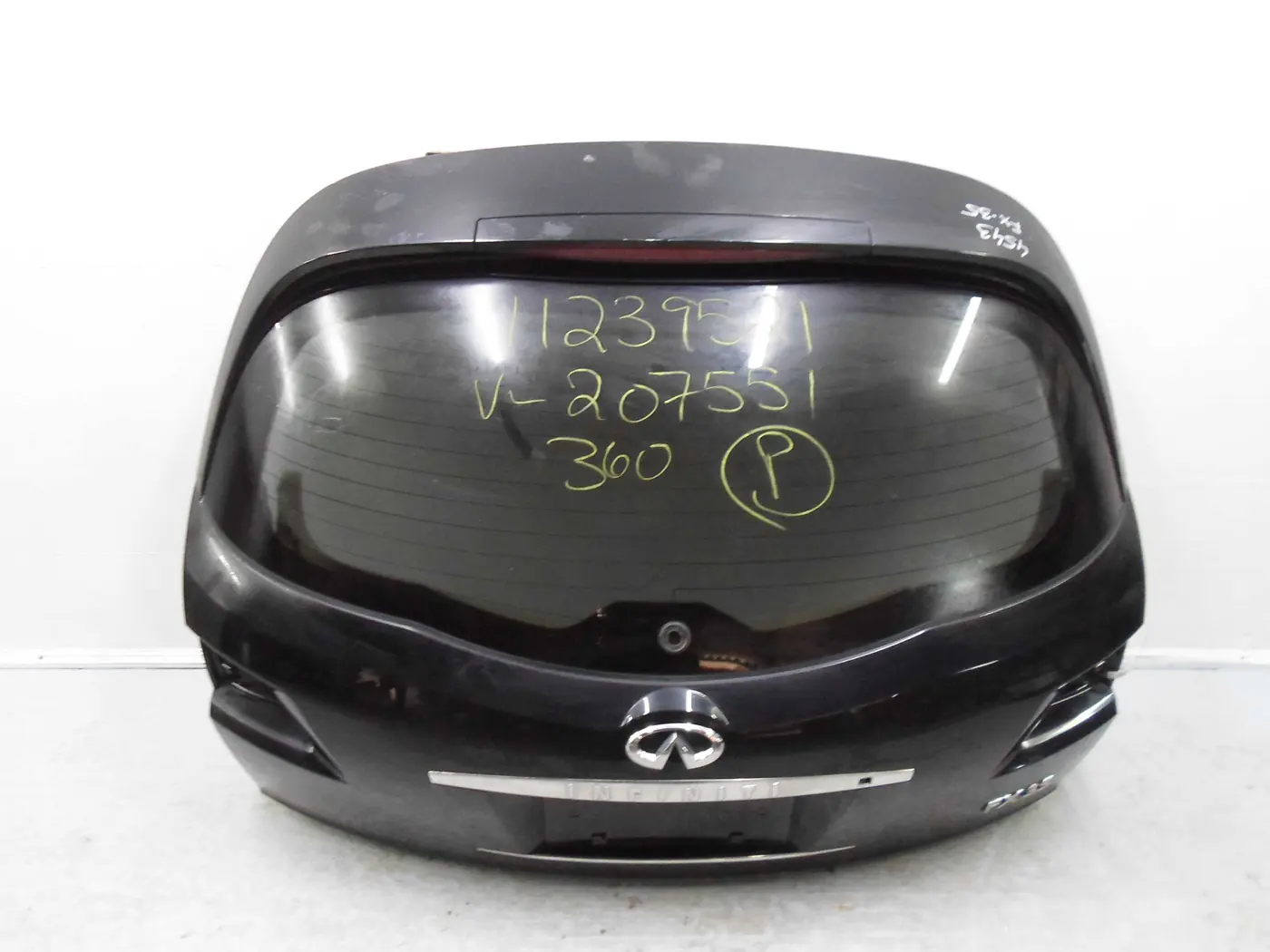 Подсветка номера к Infiniti FX 2007