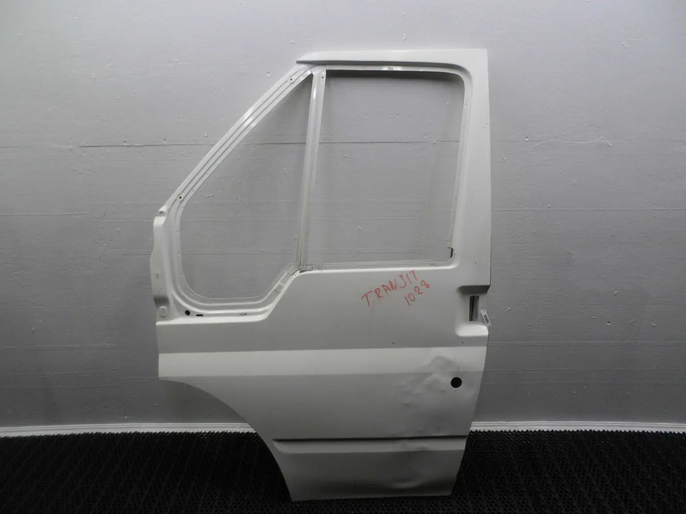 Дверь передняя левая к Ford Transit 2004
