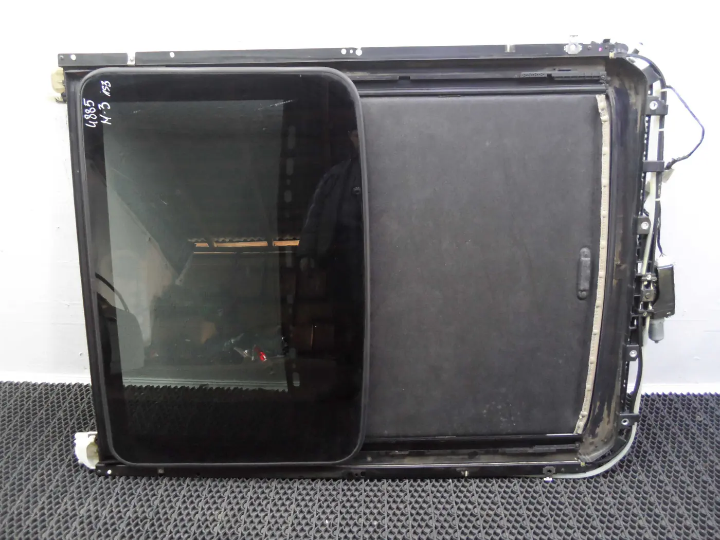 Люк к Hummer H3 2008