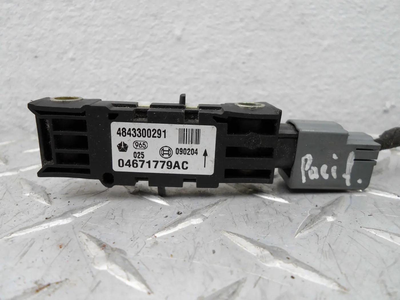 Датчик кондиционера к Chrysler Pacifica 2004