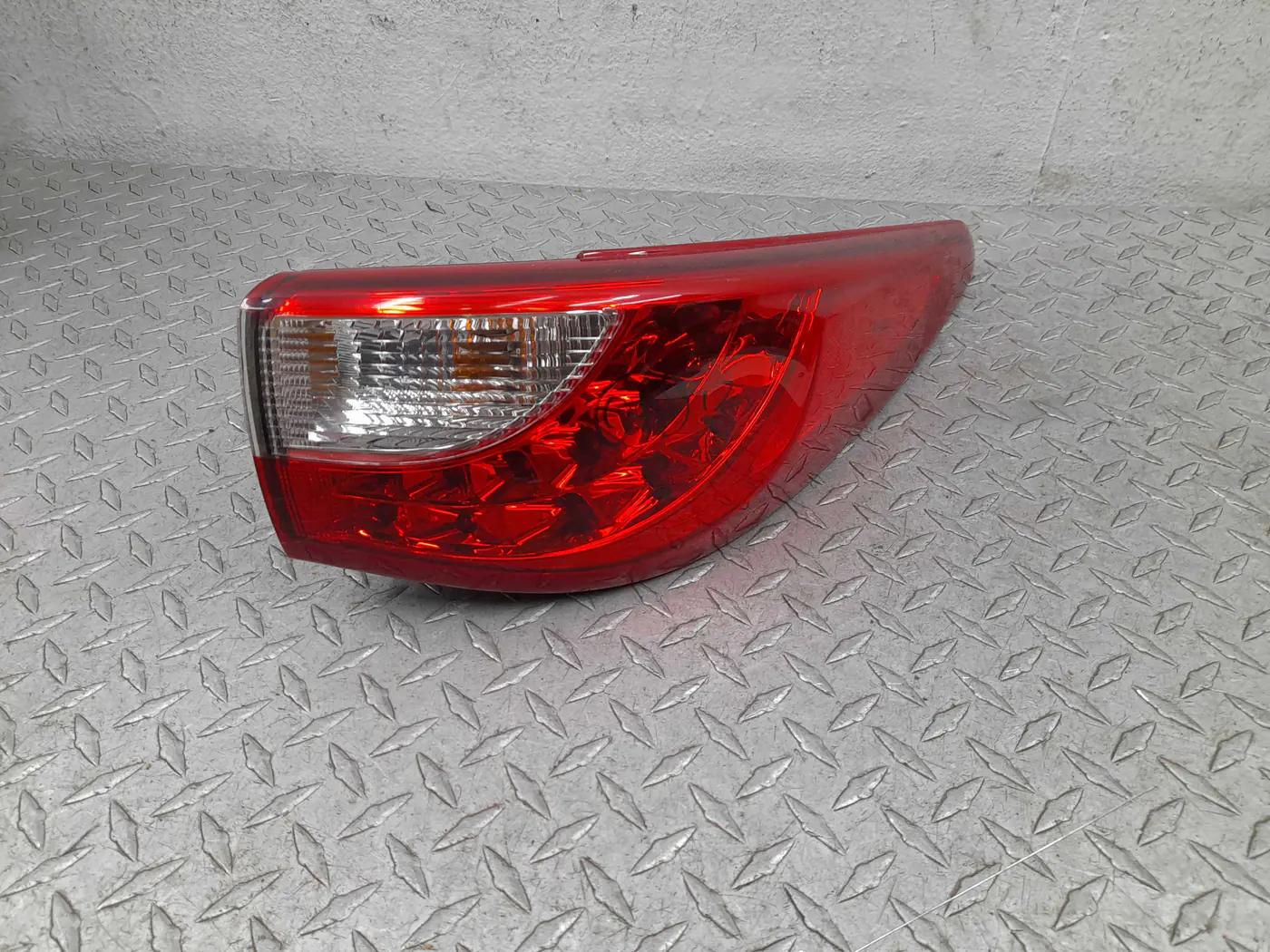Фонарь задний левый к Infiniti JX 2013