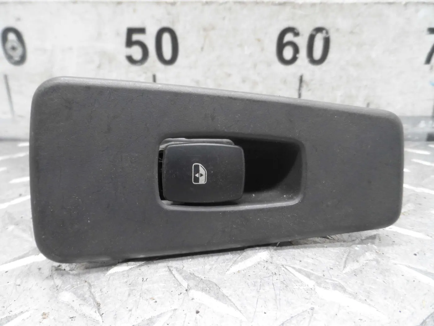 Кнопка стеклоподъемника к Chrysler Pacifica 2005