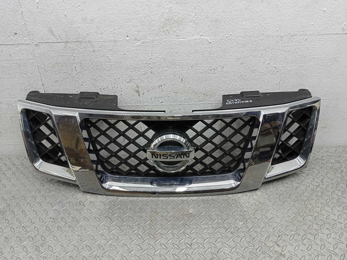 Решетка радиатора к Nissan Pathfinder 2008