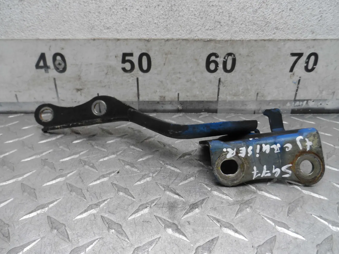 Петля капота правая к Toyota FJ Cruiser 2009