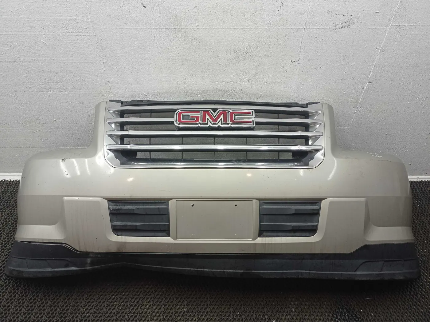 Бампер передний к GMC Yukon 2009