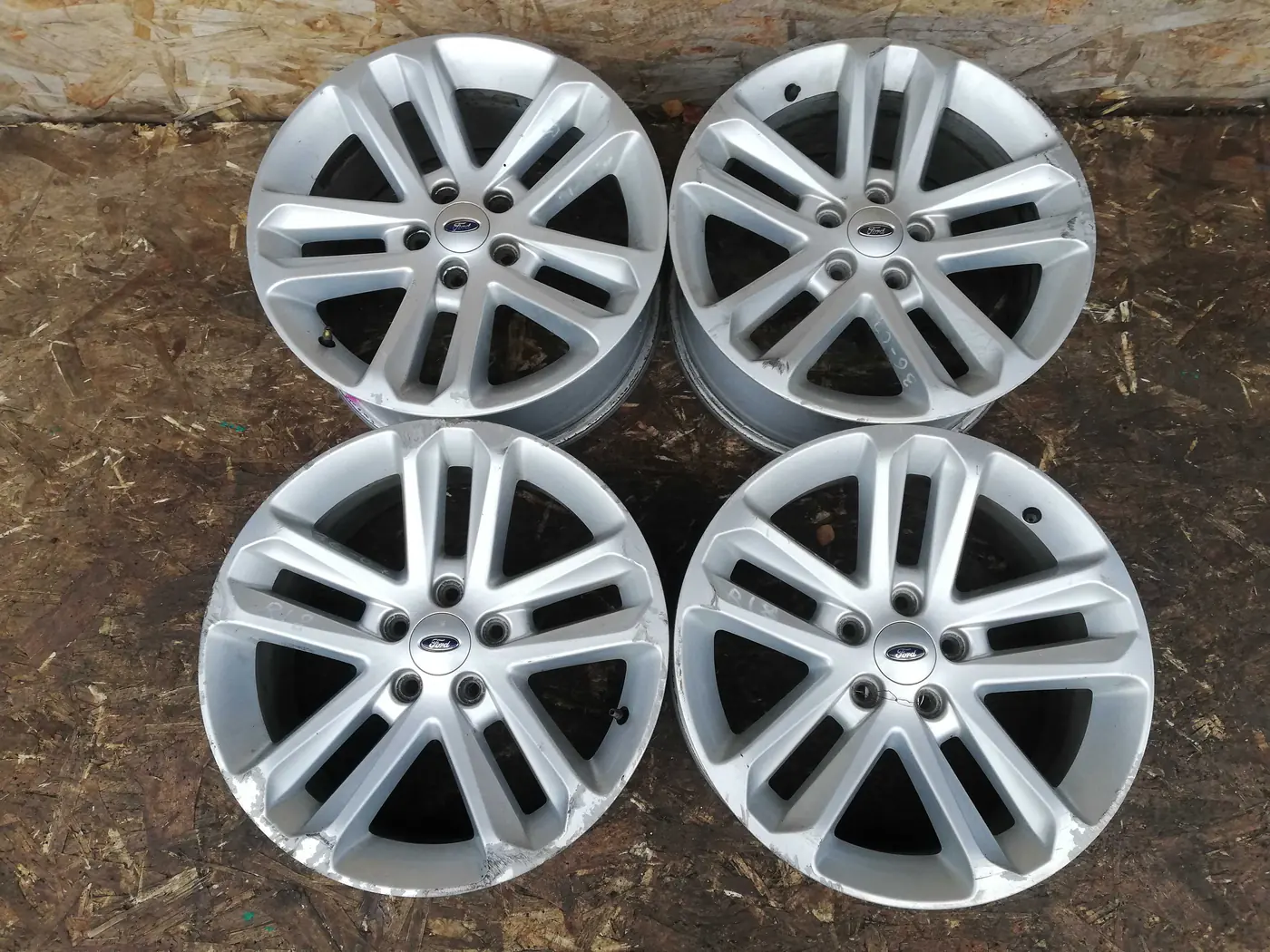8xR18 5 114.3 ET44 DIA63.4 к Ford Explorer