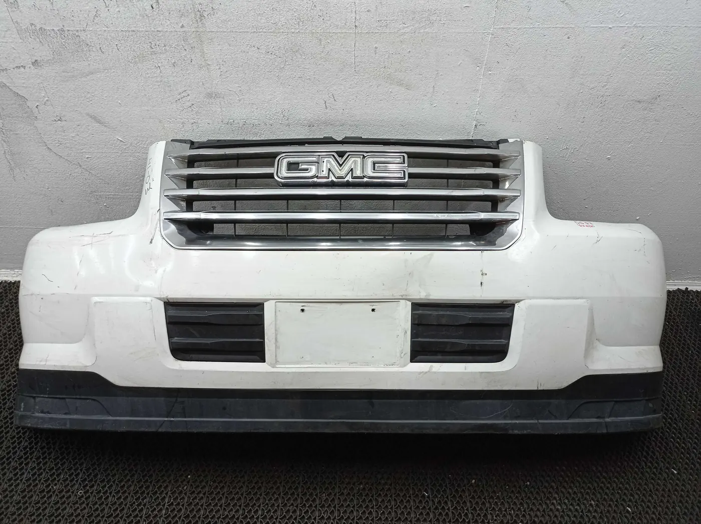 Бампер передний к GMC Yukon 2008